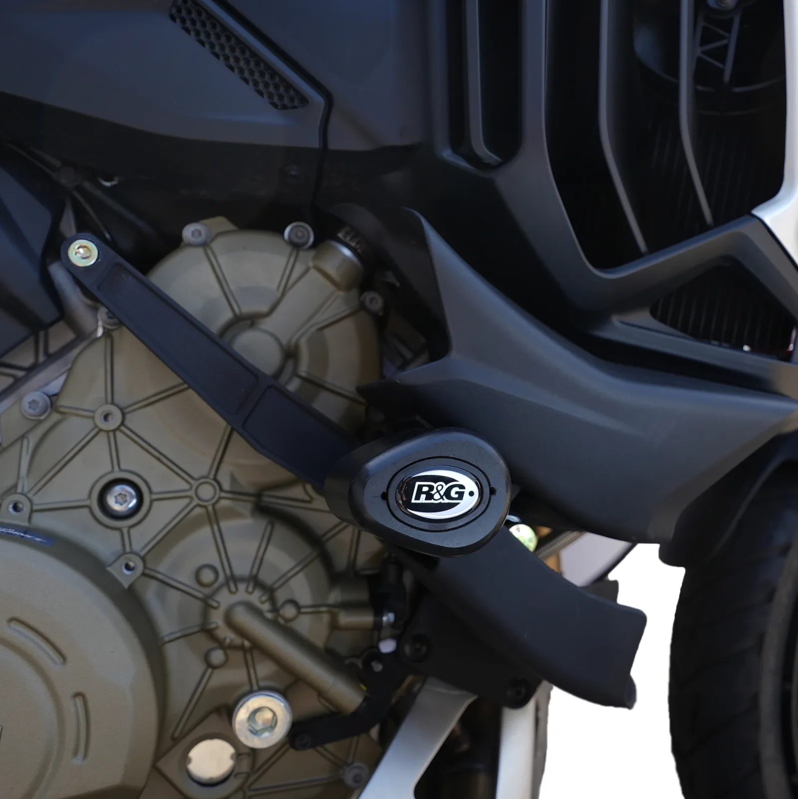 R&G Краш тапи Aero за Ducati Multistrada V4 (2021–2024), Multistrada V4 S (2021–2024), Multistrada V4 Rally (2023+)