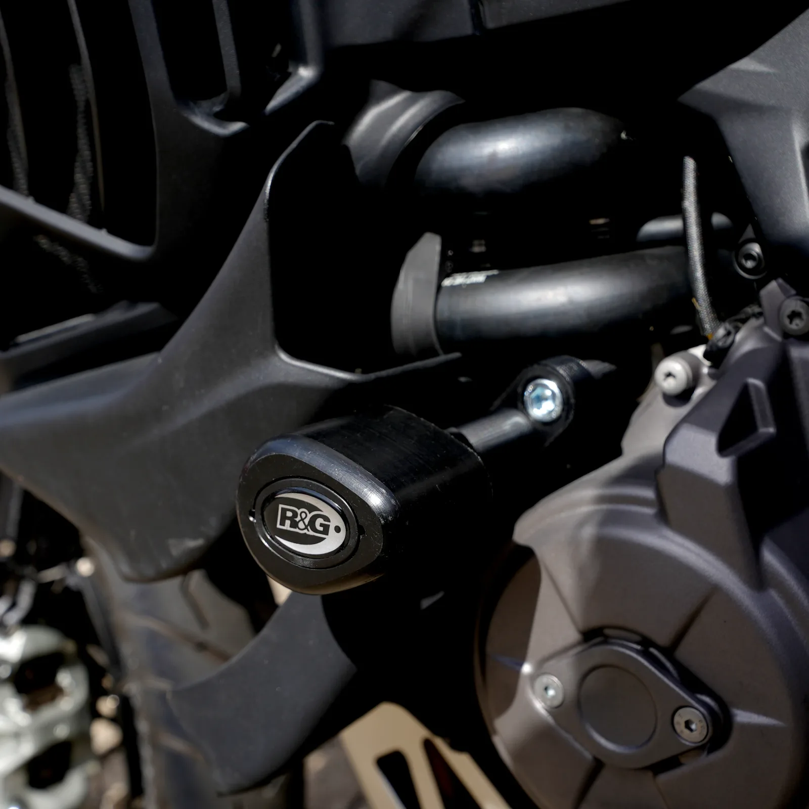 R&G Краш тапи Aero за Ducati Multistrada V4 (2021–2024), Multistrada V4 S (2021–2024), Multistrada V4 Rally (2023+)