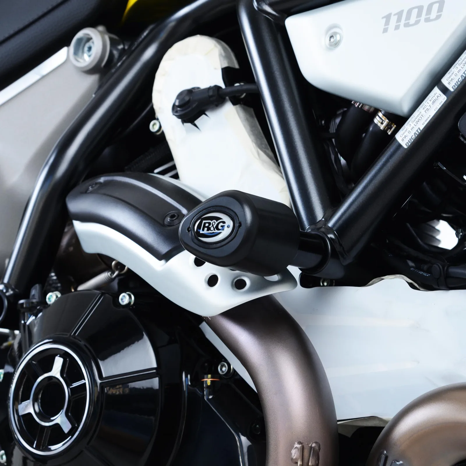 R&G Краш тапи Aero за Ducati Scrambler 1100 (2018–2025)