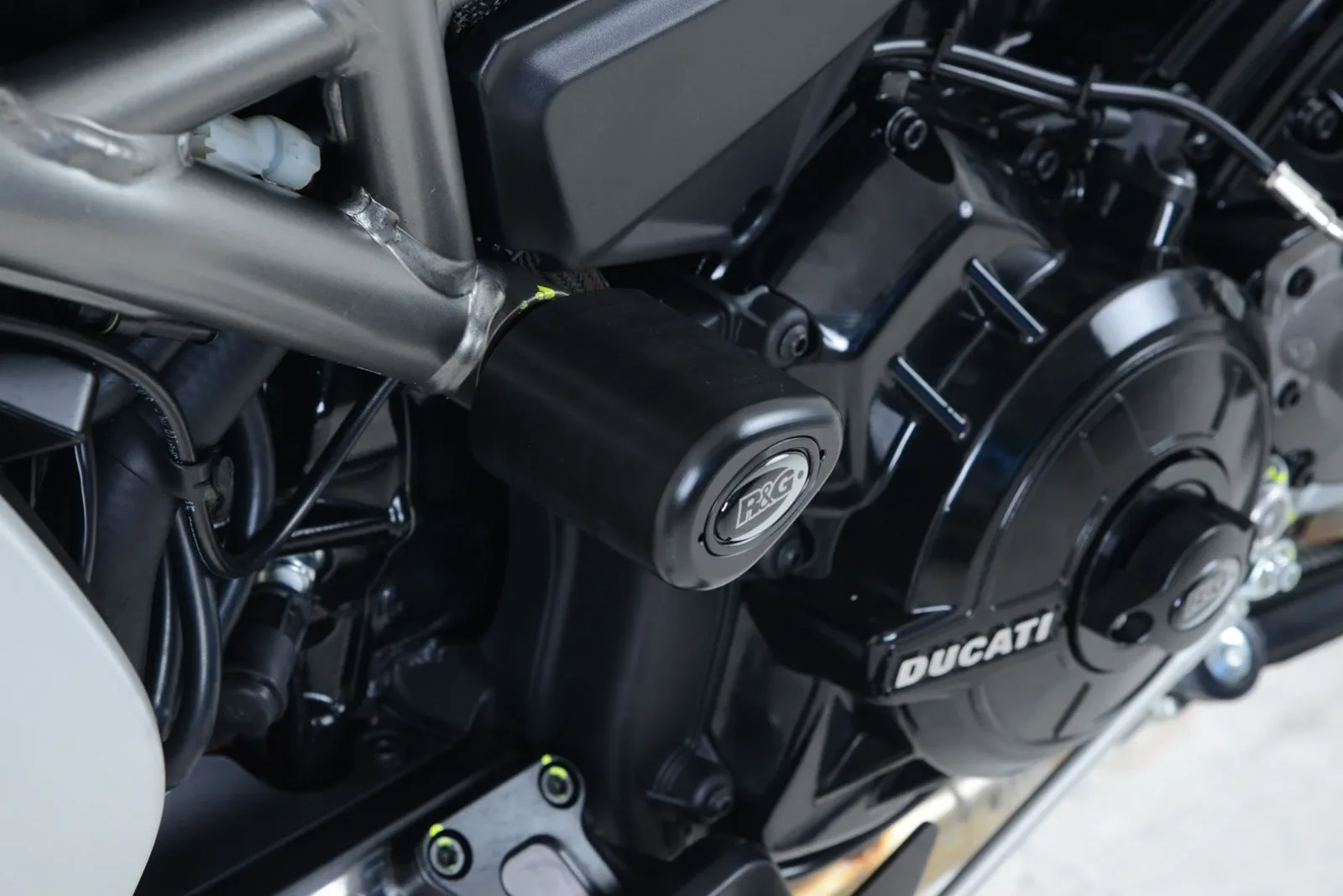 R&G Краш тапи Aero за Ducati XDiavel (2016–2020)