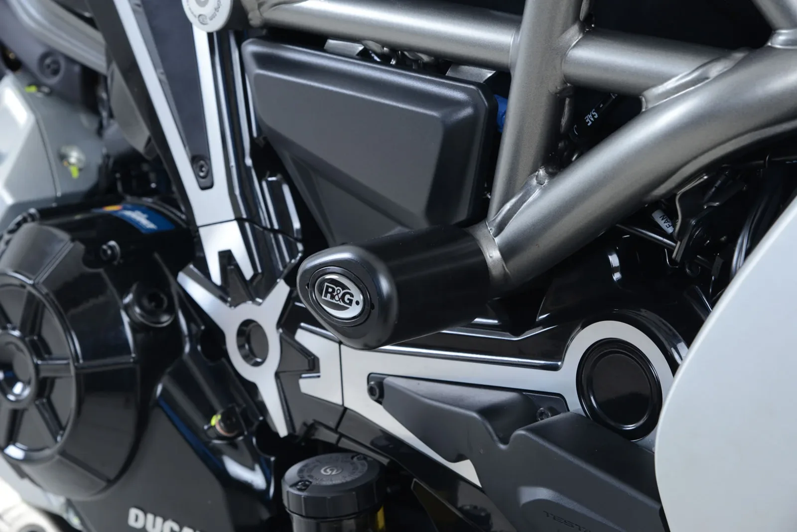 R&G Краш тапи Aero за Ducati XDiavel (2016–2020)