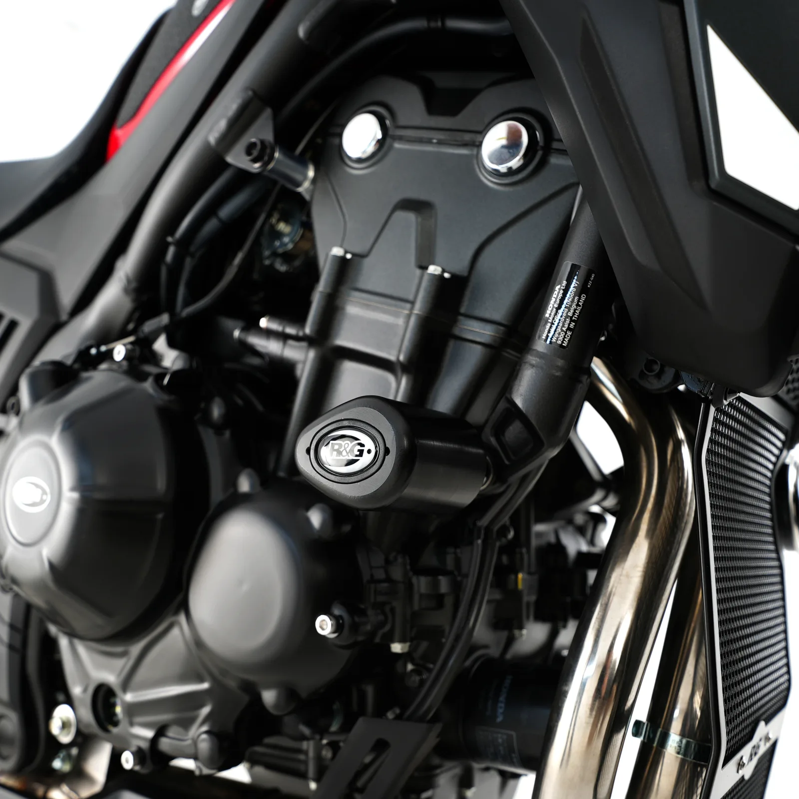 R&G Краш тапи Aero за Honda CB 500F (2013–2023), CB 500X (2013–2021), NX 500 (2024–2025), CB 500 Hornet (2024+)