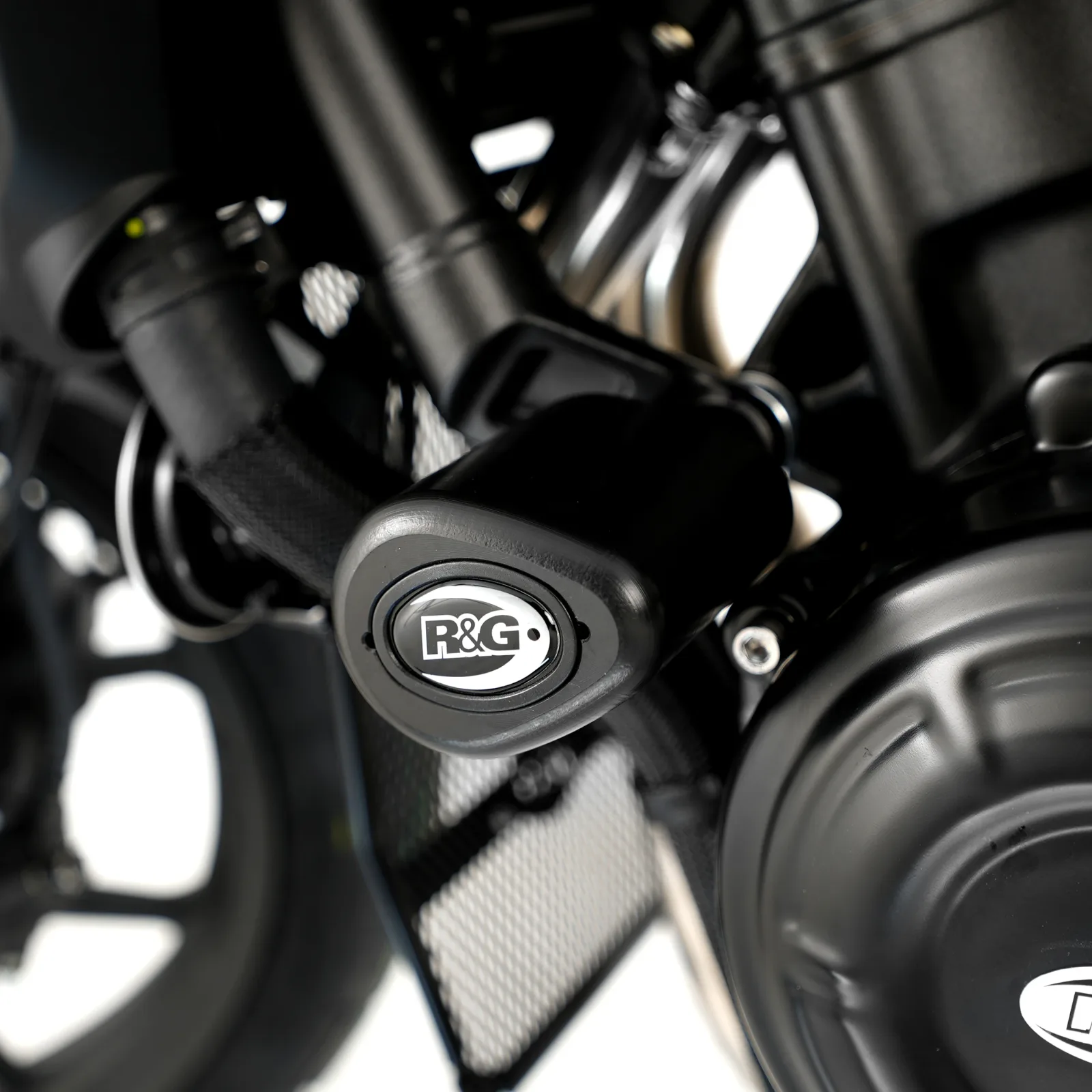 R&G Краш тапи Aero за Honda CB 500F (2013–2023), CB 500X (2013–2021), NX 500 (2024–2025), CB 500 Hornet (2024+)