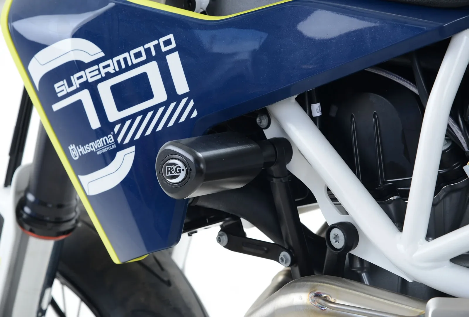 R&G Краш тапи Aero за Husqvarna 701 Enduro (2016–2024), 701 Supermoto (2016–2024), KTM 690 SMC (2019–2020)