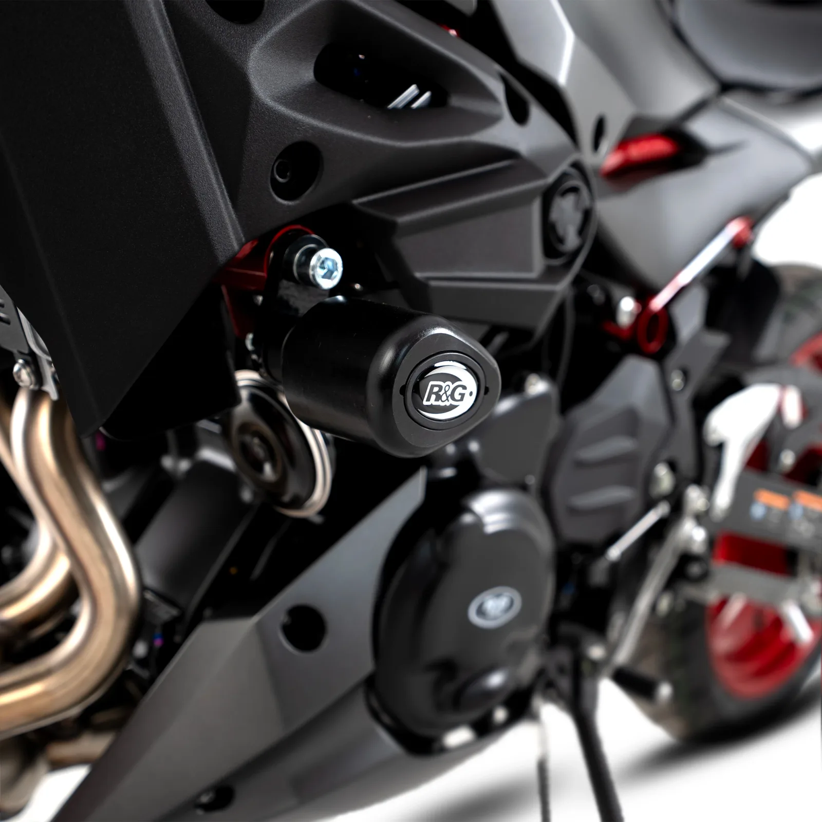 R&G Краш тапи Aero за Kawasaki Ninja 400 (2018+), Ninja 250 (2018–2020), Z400 (2019–2020), Z500 (2024+) и др.