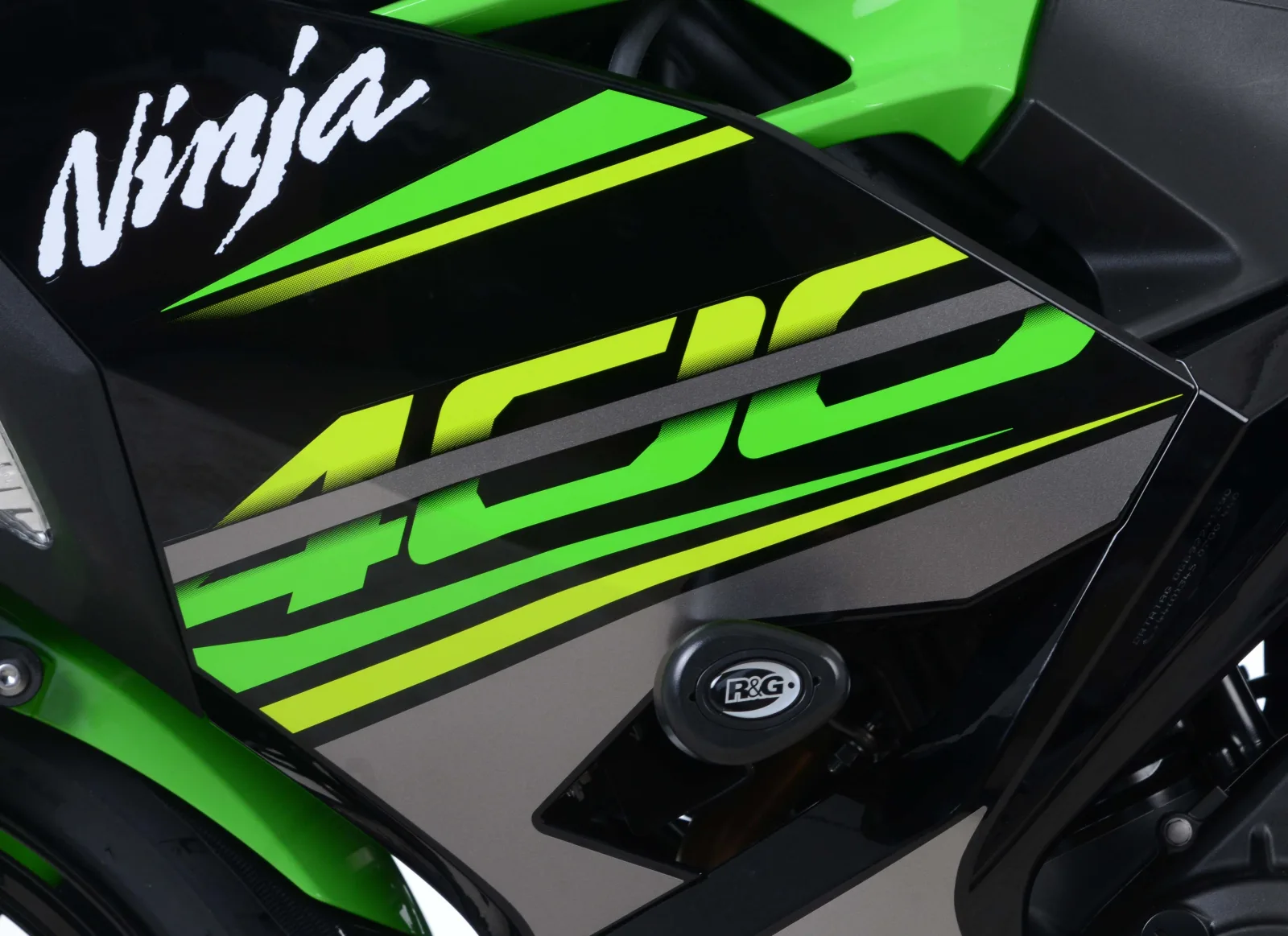 R&G Краш тапи Aero за Kawasaki Ninja 400 (2018+), Ninja 250 (2018–2020), Z400 (2019–2020), Z500 (2024+) и др.