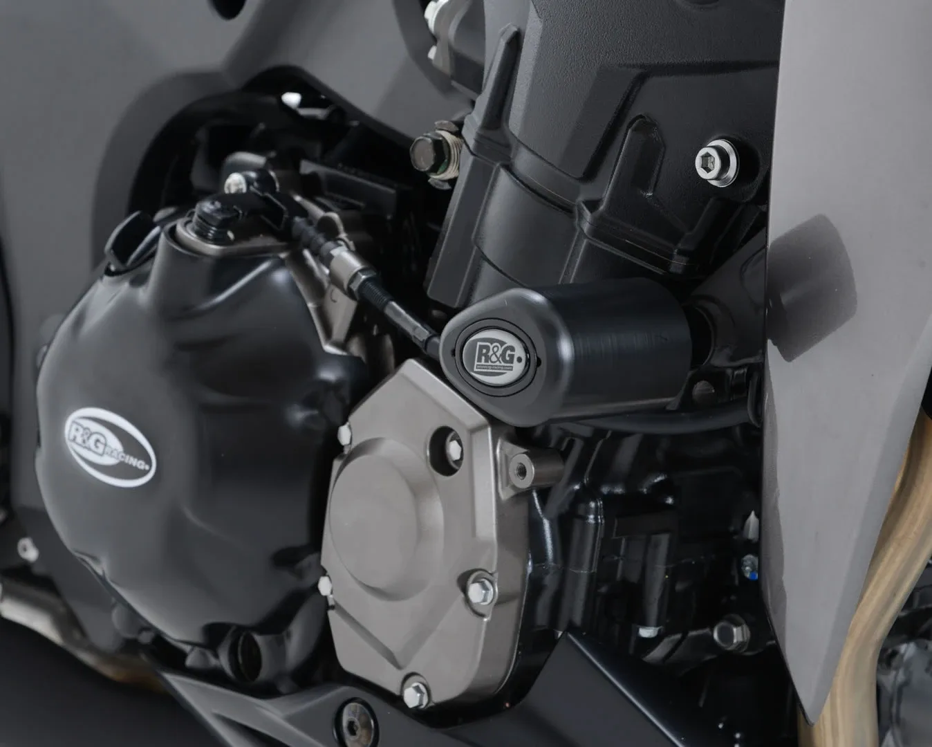R&G Краш тапи Aero за Kawasaki Z1000 (2010–2018), Z1000R (2017–2020), Z1100 (2026+)