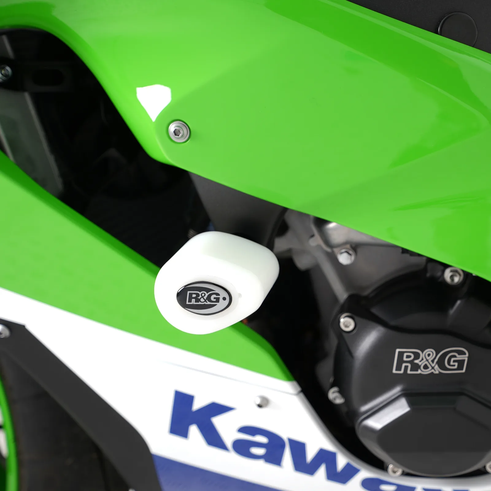 R&G Краш тапи Aero за Kawasaki ZX-10R (2011+), ZX-10RR (2021+)