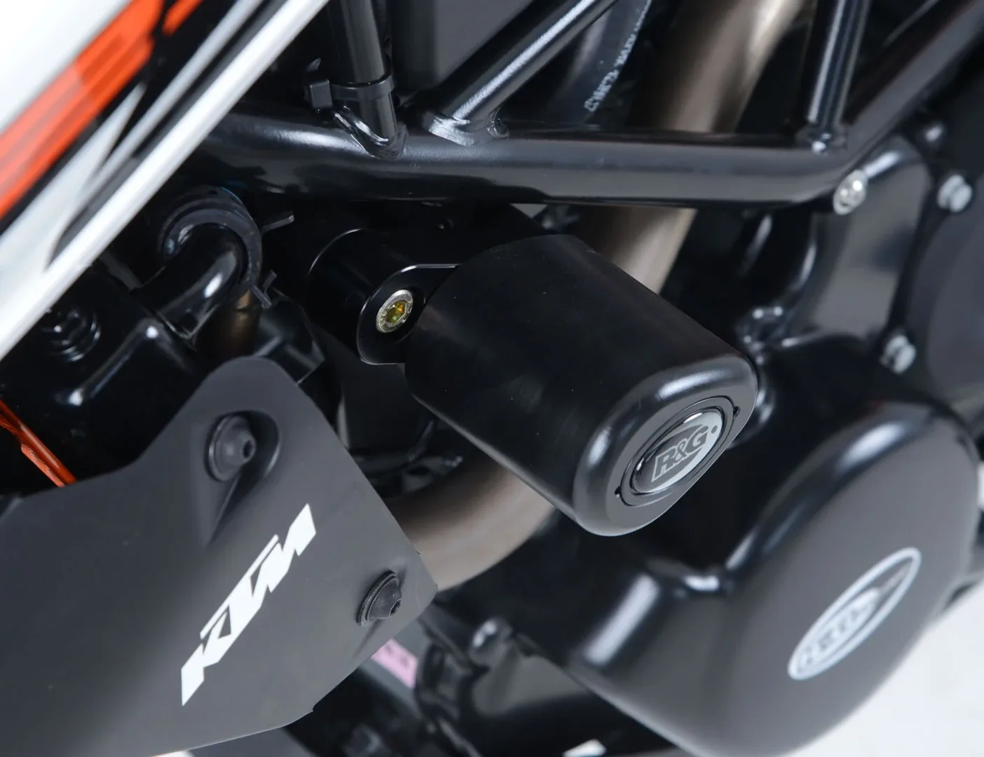 R&G Краш тапи Aero за KTM 125 Duke (2011–2023), 200 Duke (2012–2022), 390 Duke (2013–2023), 250 Duke (2017–2023)