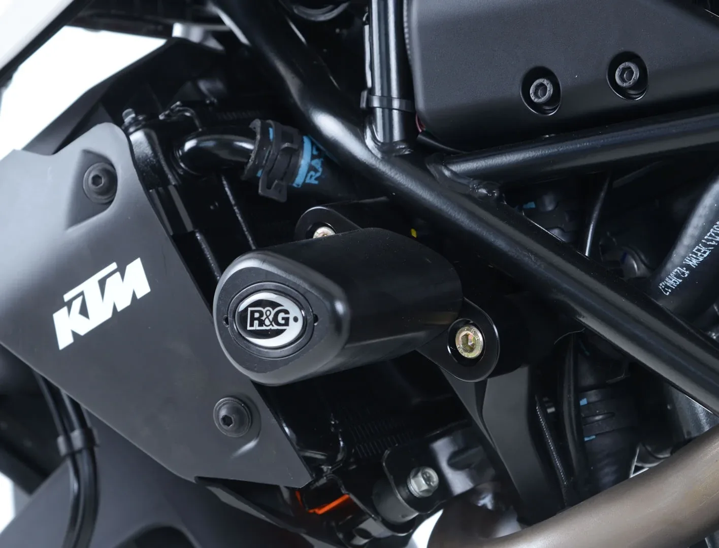 R&G Краш тапи Aero за KTM 125 Duke (2011–2023), 200 Duke (2012–2022), 390 Duke (2013–2023), 250 Duke (2017–2023)