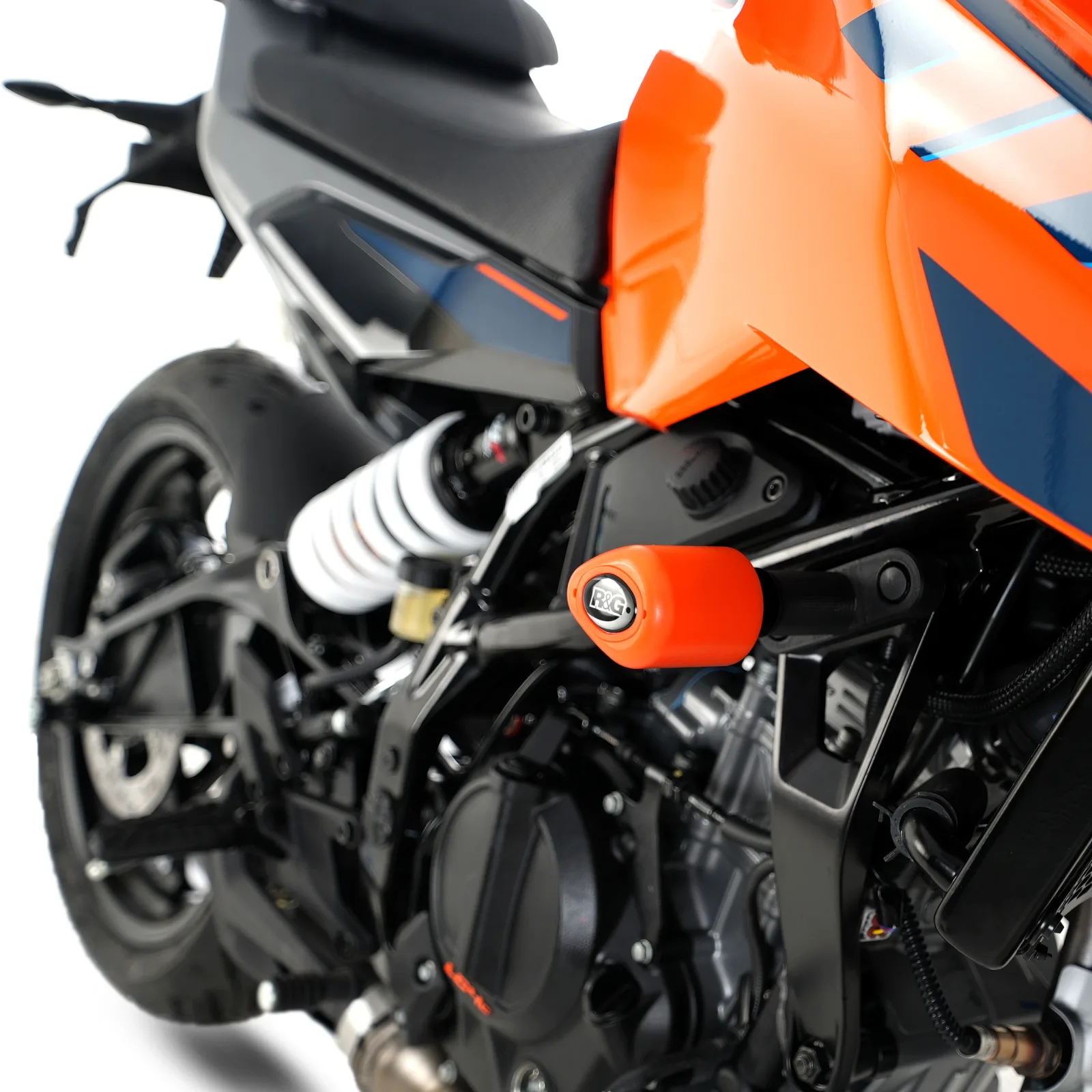 R&G Краш тапи Aero за KTM 125 Duke (2024+), 250 Duke (2024+), 390 Duke (2024+)