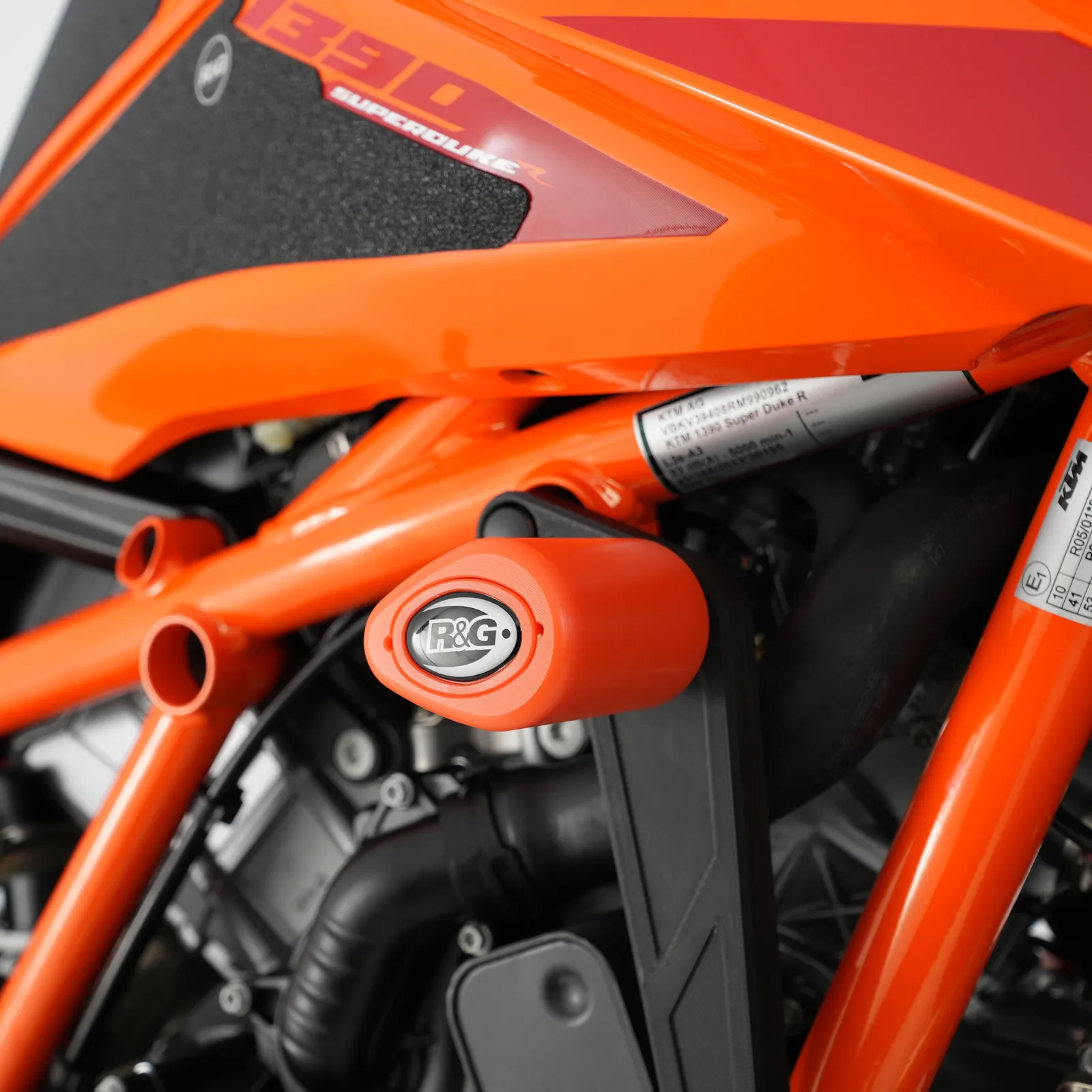 R&G Краш тапи Aero за KTM 1390 Super Duke R Evo (2024+), 1390 Super Duke R (2024+)
