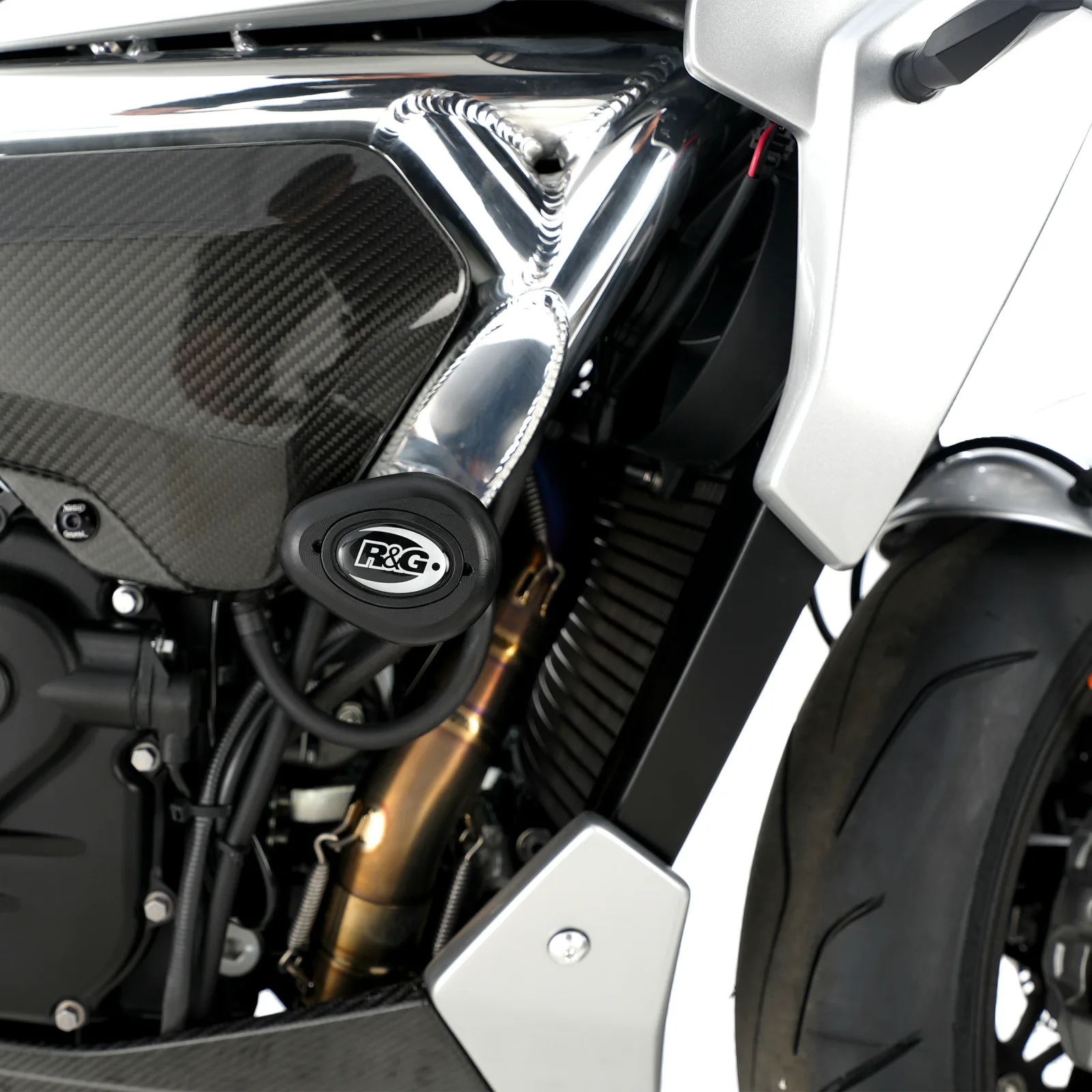 R&G Краш тапи Aero за Norton V4CR (2023–2024)