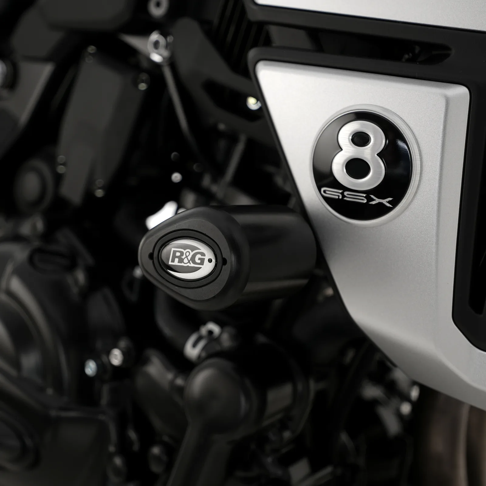R&G Краш тапи Aero за Suzuki GSX-8S (2023+), GSX-8T (2025+), GSX-8TT (2025+)