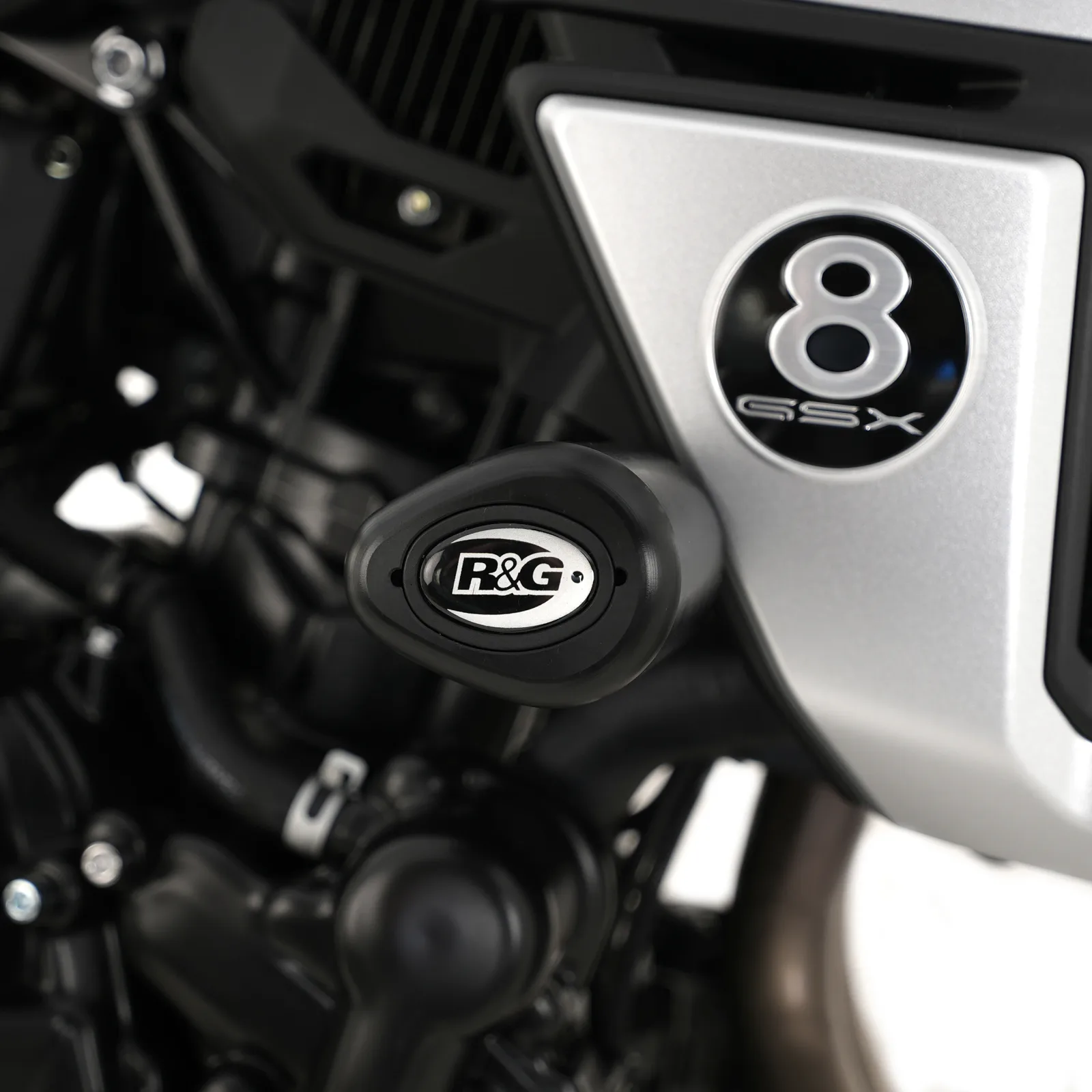R&G Краш тапи Aero за Suzuki GSX-8S (2023+), GSX-8T (2025+), GSX-8TT (2025+)