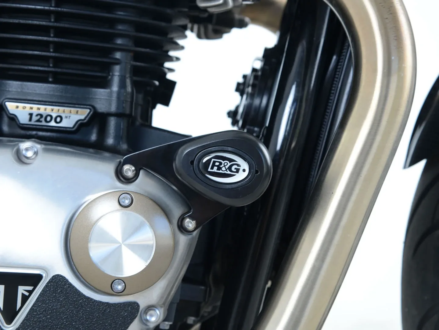 R&G Краш тапи Aero за Triumph Bonneville Bobber 1200 (2017–2025)