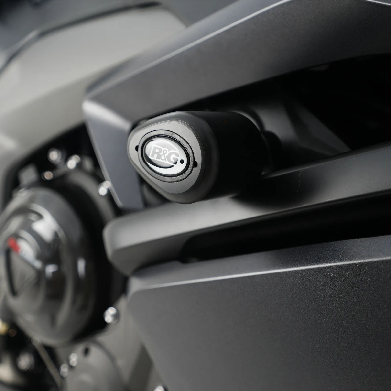 R&G Краш тапи Aero за Triumph Daytona 660 (2024+)
