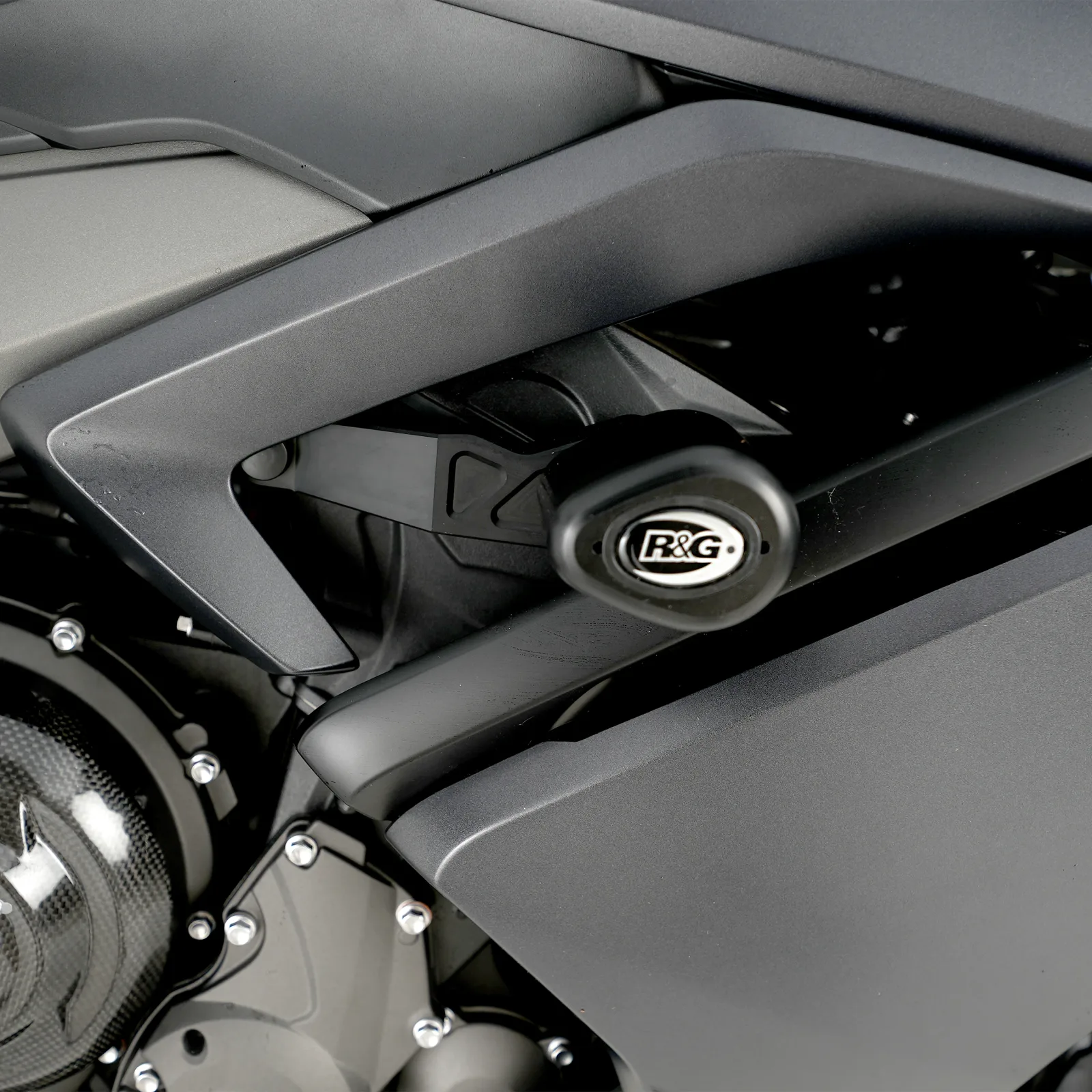 R&G Краш тапи Aero за Triumph Daytona 660 (2024+)