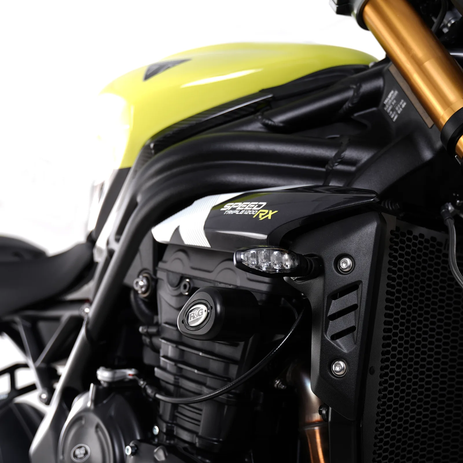 R&G Краш тапи Aero за Triumph Speed Triple 1200 RS (2021+), Speed Triple 1200 RR (2022+) и др.