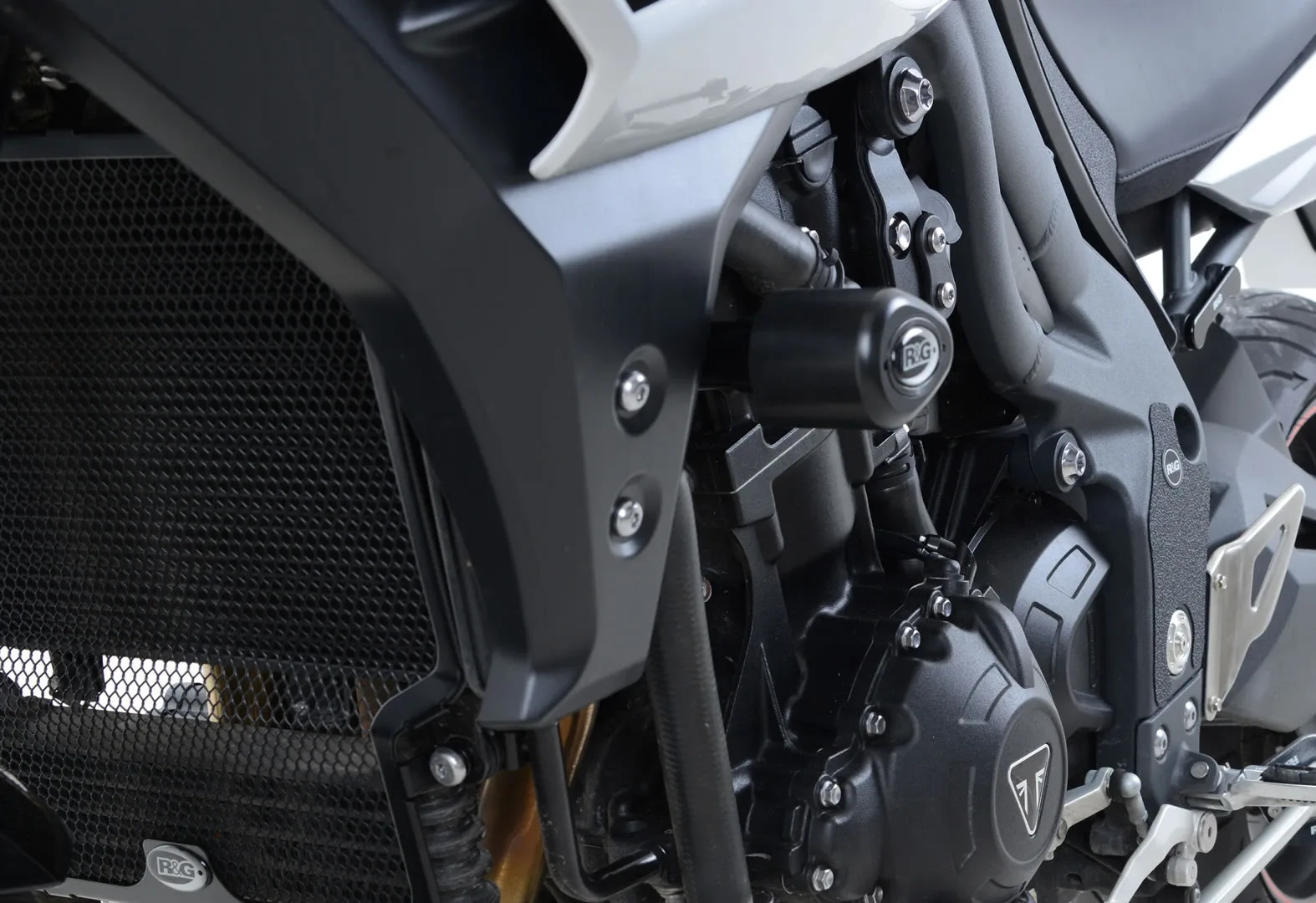 R&G Краш тапи Aero за Triumph Tiger Sport 1050 (2016–2018)