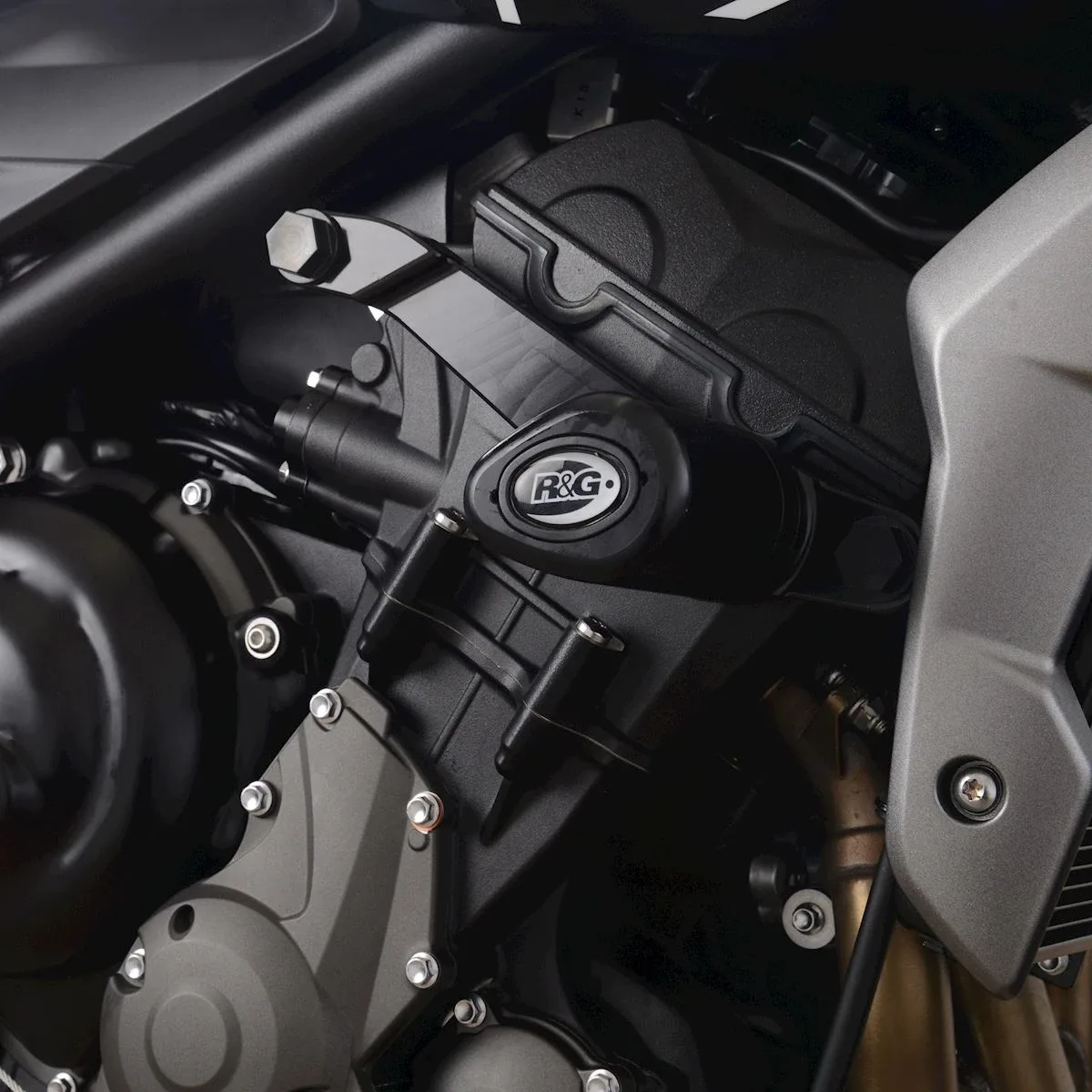 R&G Краш тапи Aero за Triumph Trident 660 (2021–2025)