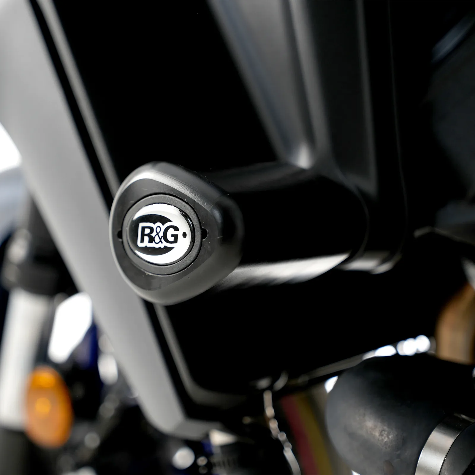 R&G Краш тапи Aero за Yamaha MT-09 (2021+), MT-09 SP (2021–2023), Tracer 9 (2021–2024), Tracer 9 GT (2021+) и др.
