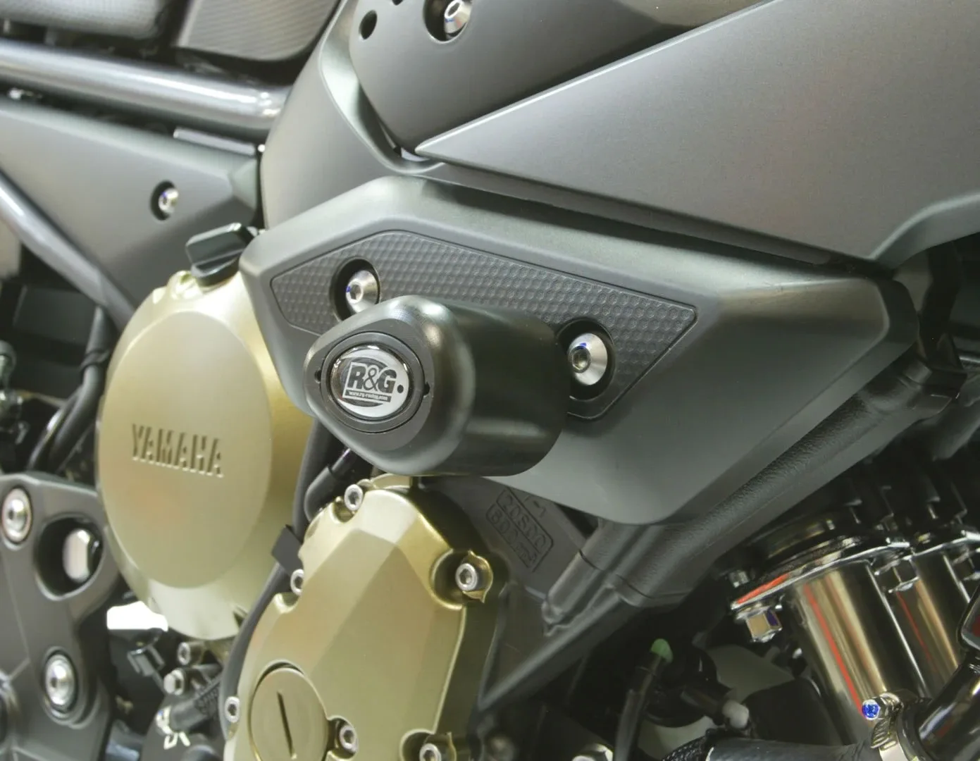 R&G Краш тапи Aero за Yamaha XJ6 (2009–2016)