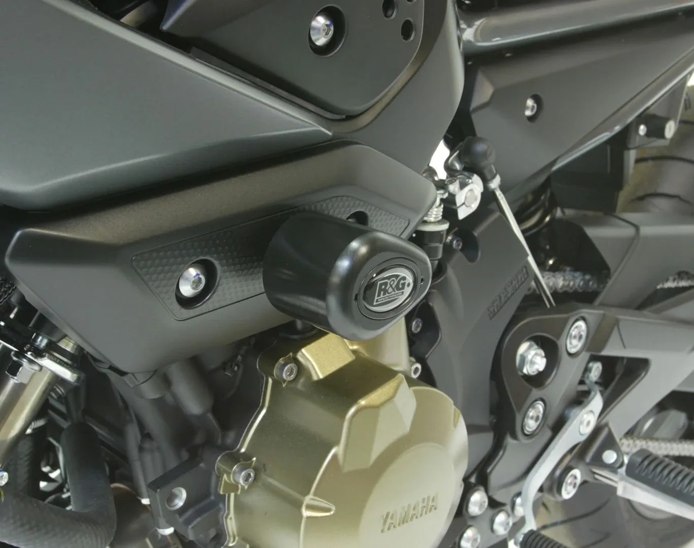 R&G Краш тапи Aero за Yamaha XJ6 (2009–2016)