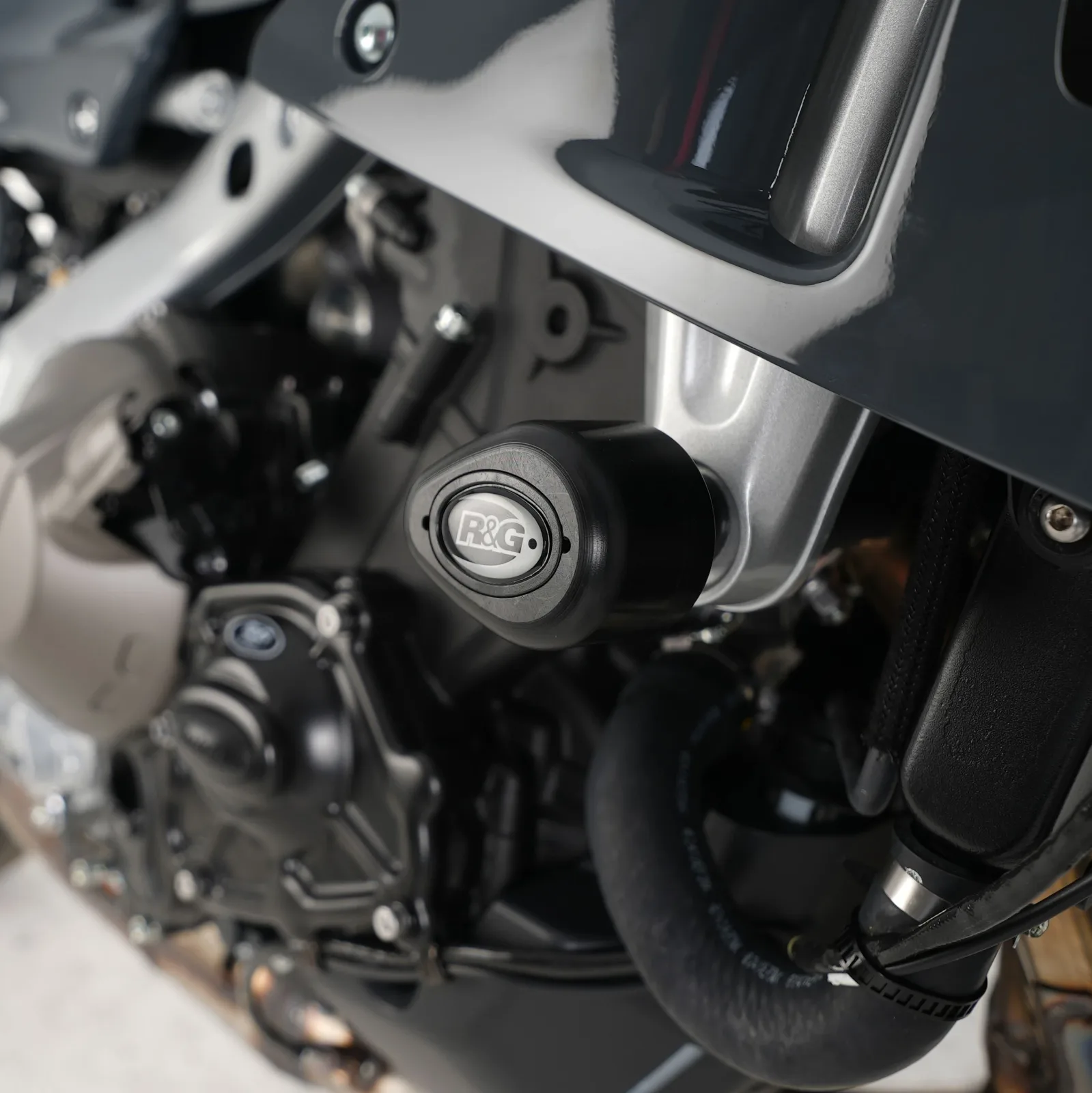 R&G Краш тапи Aero за Yamaha XSR 900 GP (2024+)