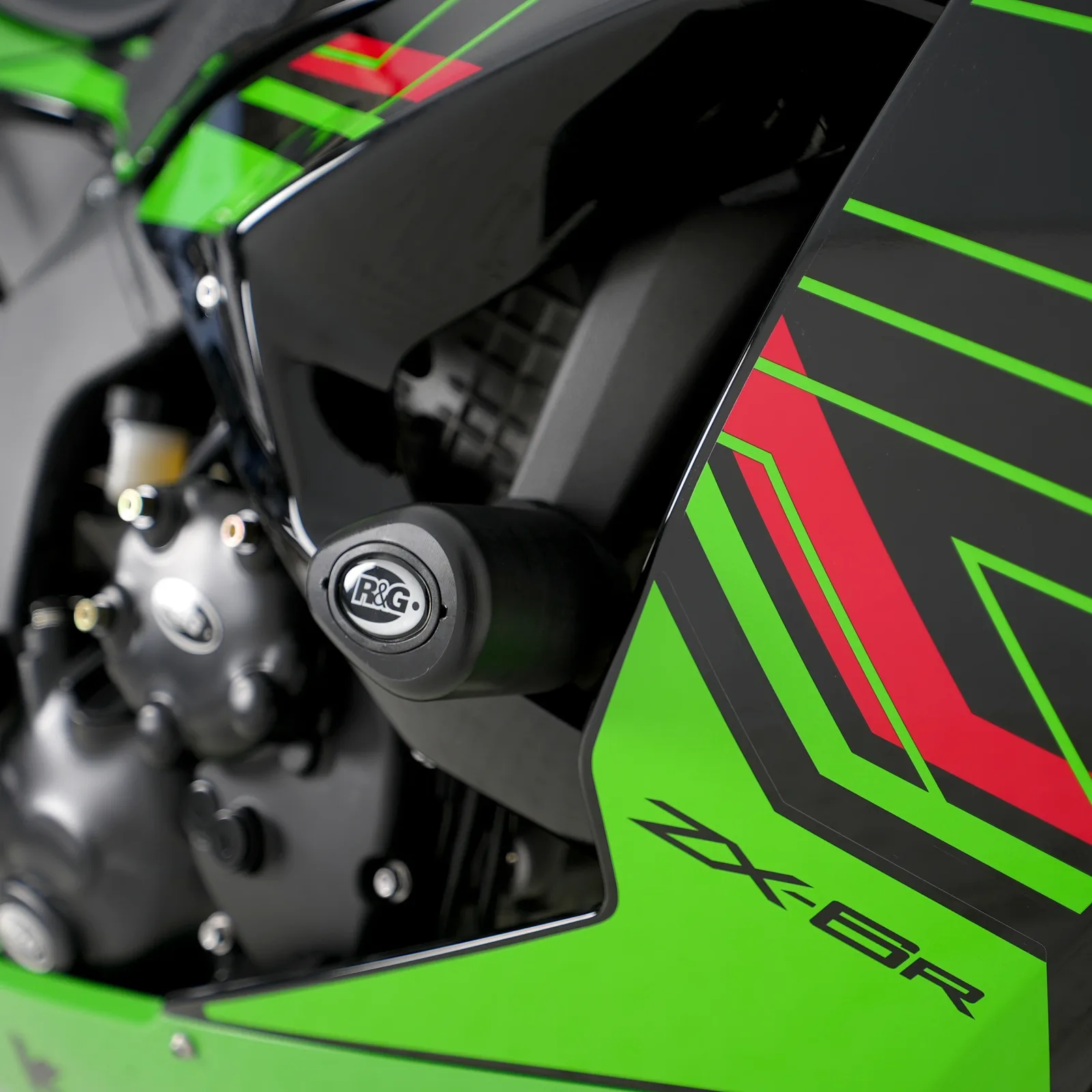 R&G Краш тапи без пробиване Aero за Kawasaki ZX-6R (2024+)