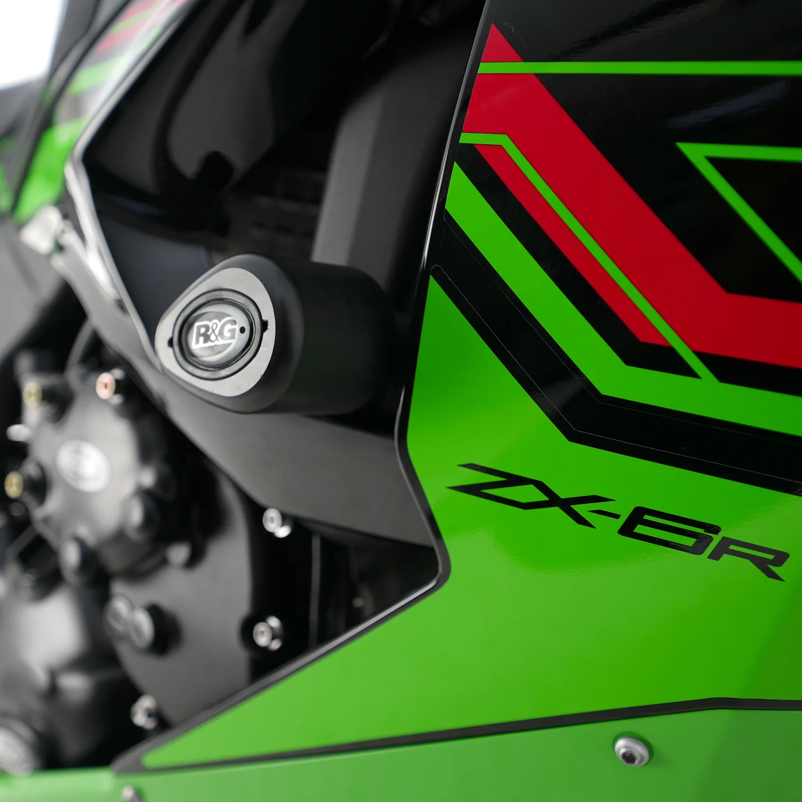 R&G Краш тапи без пробиване Aero за Kawasaki ZX-6R (2024+)