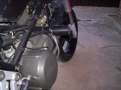 R&G Краш тапи Classic за Ducati Monster 600 (1992–2000), Monster 620 (1992–2000), Monster 750 (1992–2000) и др.