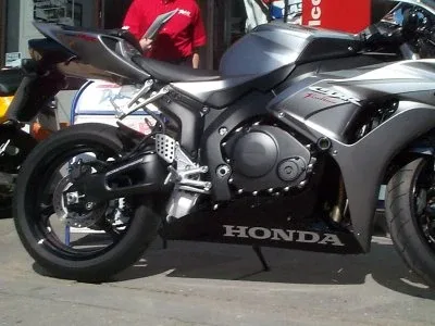 R&G Краш тапи Classic за Honda CBR 1000RR (2004–2007)