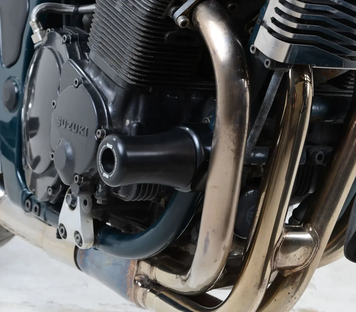 R&G Краш тапи Classic за Suzuki GSF 1200 Bandit (1996–2006), GSF 600 Bandit (1995–2004), GSF 650 Bandit (2005–2007)
