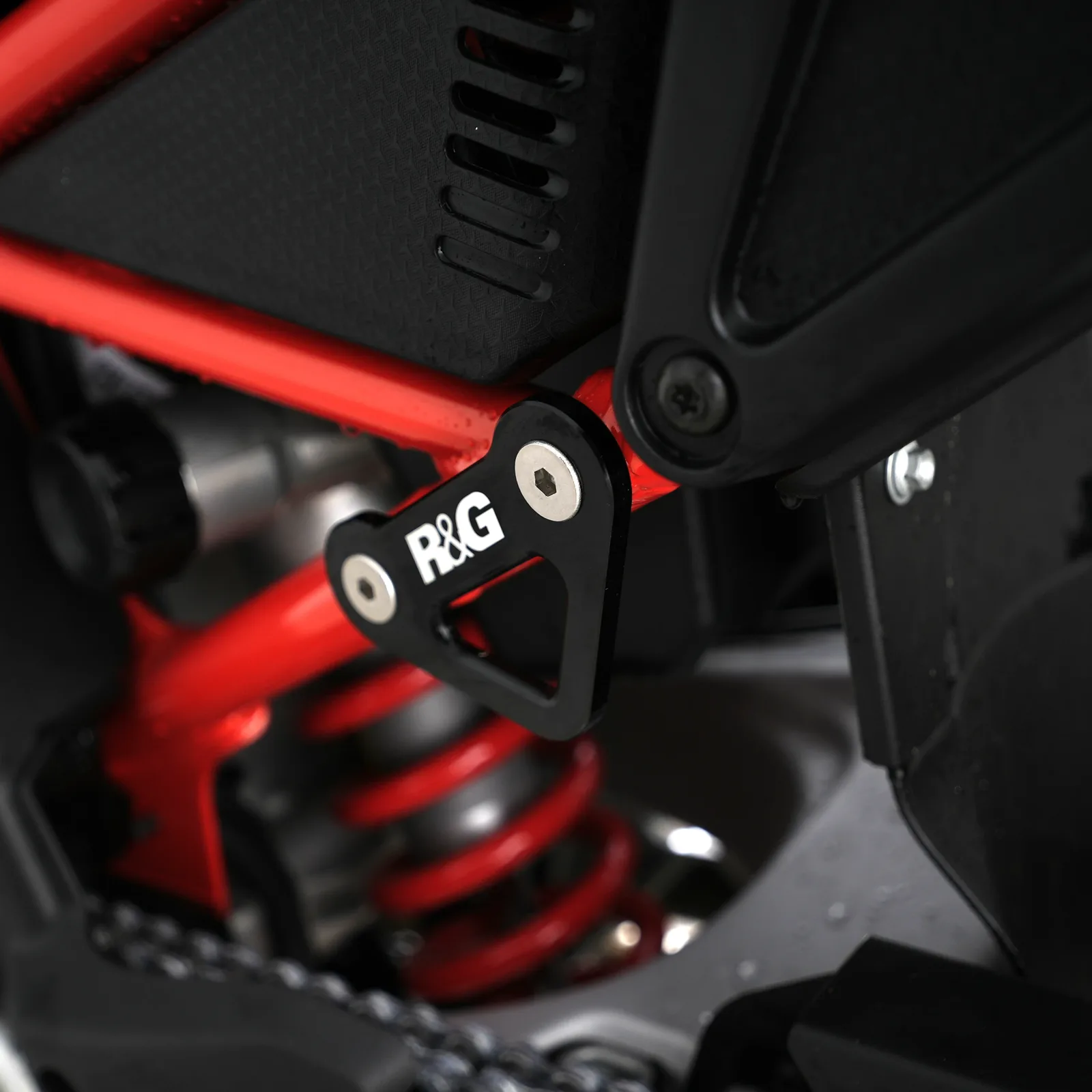 R&G Куки за багаж за Aprilia Tuareg 660 (2022+)