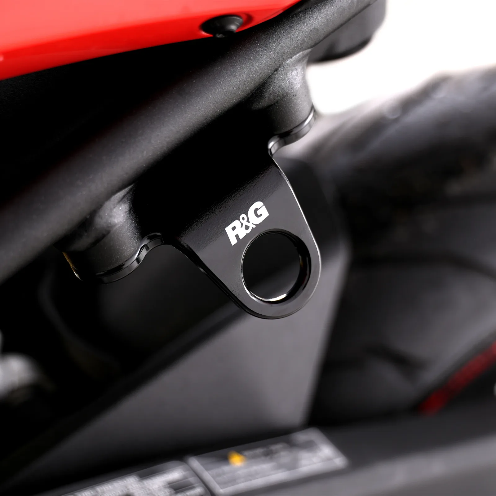 R&G Куки за багаж за KTM 790 Adventure (2019+), Honda CBR 650R (2019+), Yamaha Tenere 700 (2019+) и др.