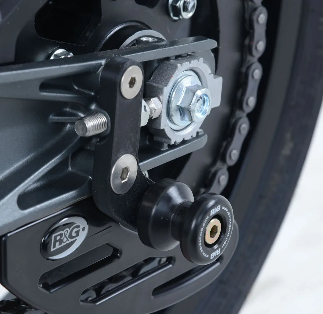 R&G Комплект ролки/адаптори за задна стойка (изнесени) за KTM 125 Duke (2017–2023), RC 390 (2017–2021), 200 Duke (2017–2022), RC 125 (2017–2021)