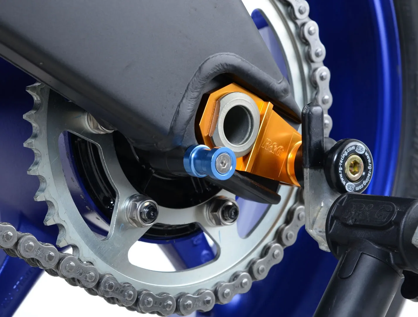 R&G Комплект ролки/адаптори за задна стойка M6 за Yamaha FZ1, YZF-R1 (1998–2007, 2009), YZF-R6 (1999–2016), YZF-R1M (2015–2019) и др.