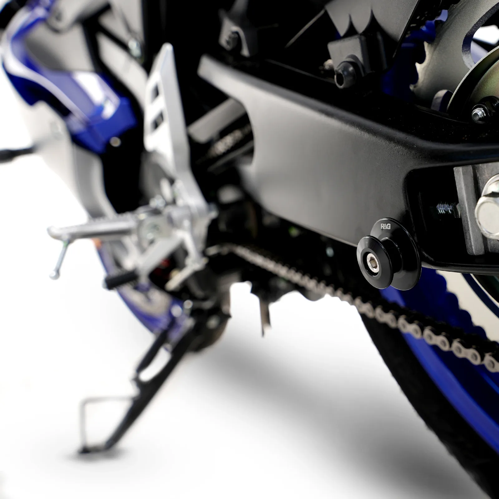 R&G Комплект ролки/адаптори за задна стойка M6 за Yamaha YZF-R125 (2019+), MT-125 (2020+), Ducati Monster 937 (2021–2025) и др.