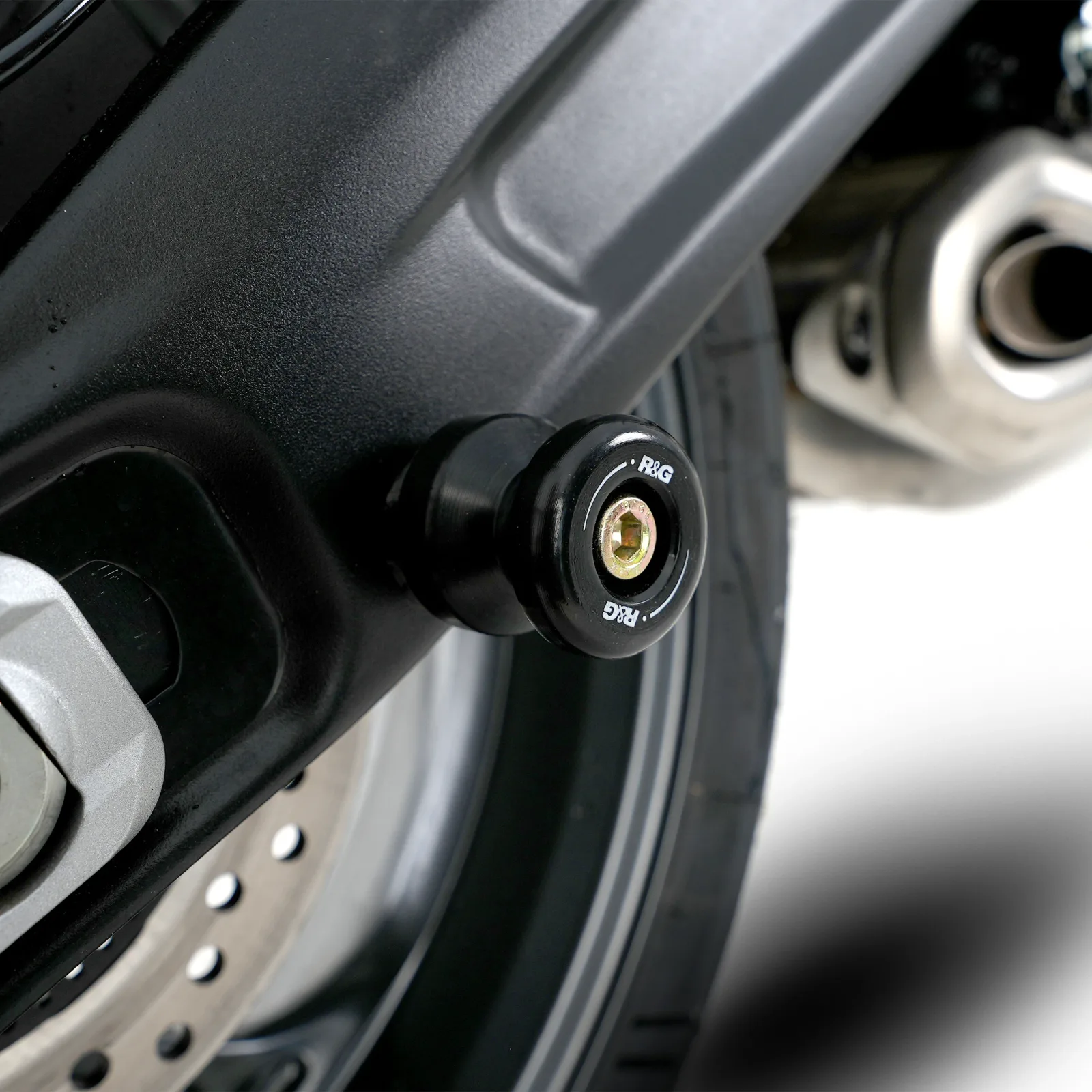R&G Комплект ролки/адаптори за задна стойка за Honda CBR 1000RR (2004–2019), CBR 600RR (2003–2006), CBR 954RR (2002–2003), VTR 1000 SP-1 и др.