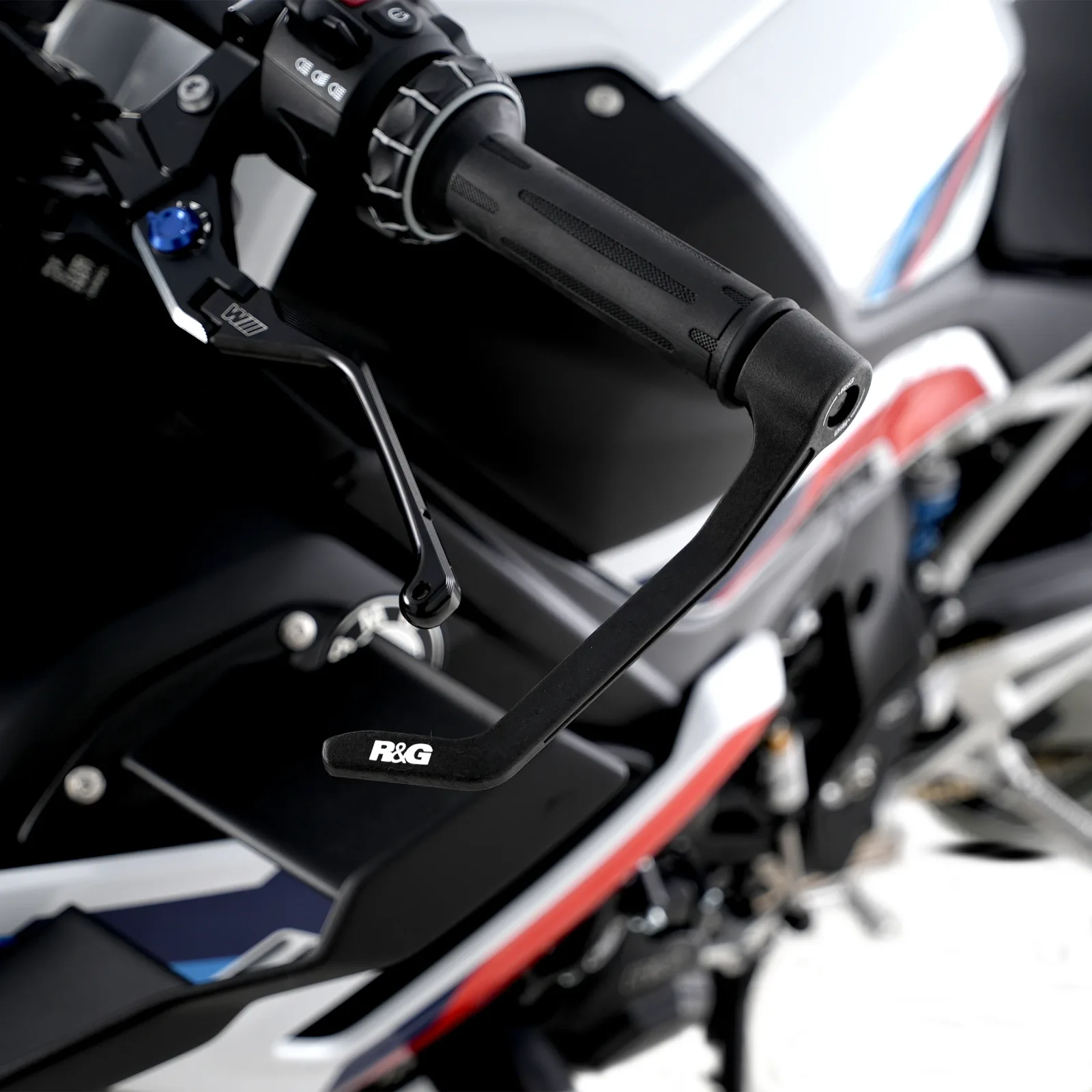 R&G Предпазител за лост на съединителя Interlock за BMW F 900 R (2020+), S 1000 R (2021+), M 1000 R (2021+), R 1300 R (2025+), R 1300 RS (2025+)