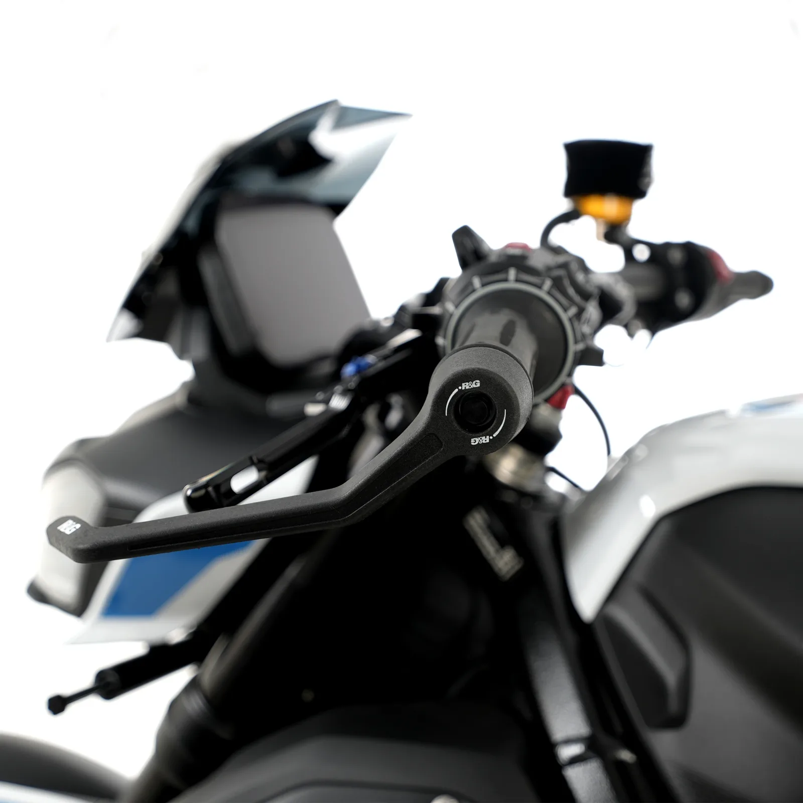 R&G Предпазител за лост на съединителя Interlock за BMW F 900 R (2020+), S 1000 R (2021+), M 1000 R (2021+), R 1300 R (2025+), R 1300 RS (2025+)