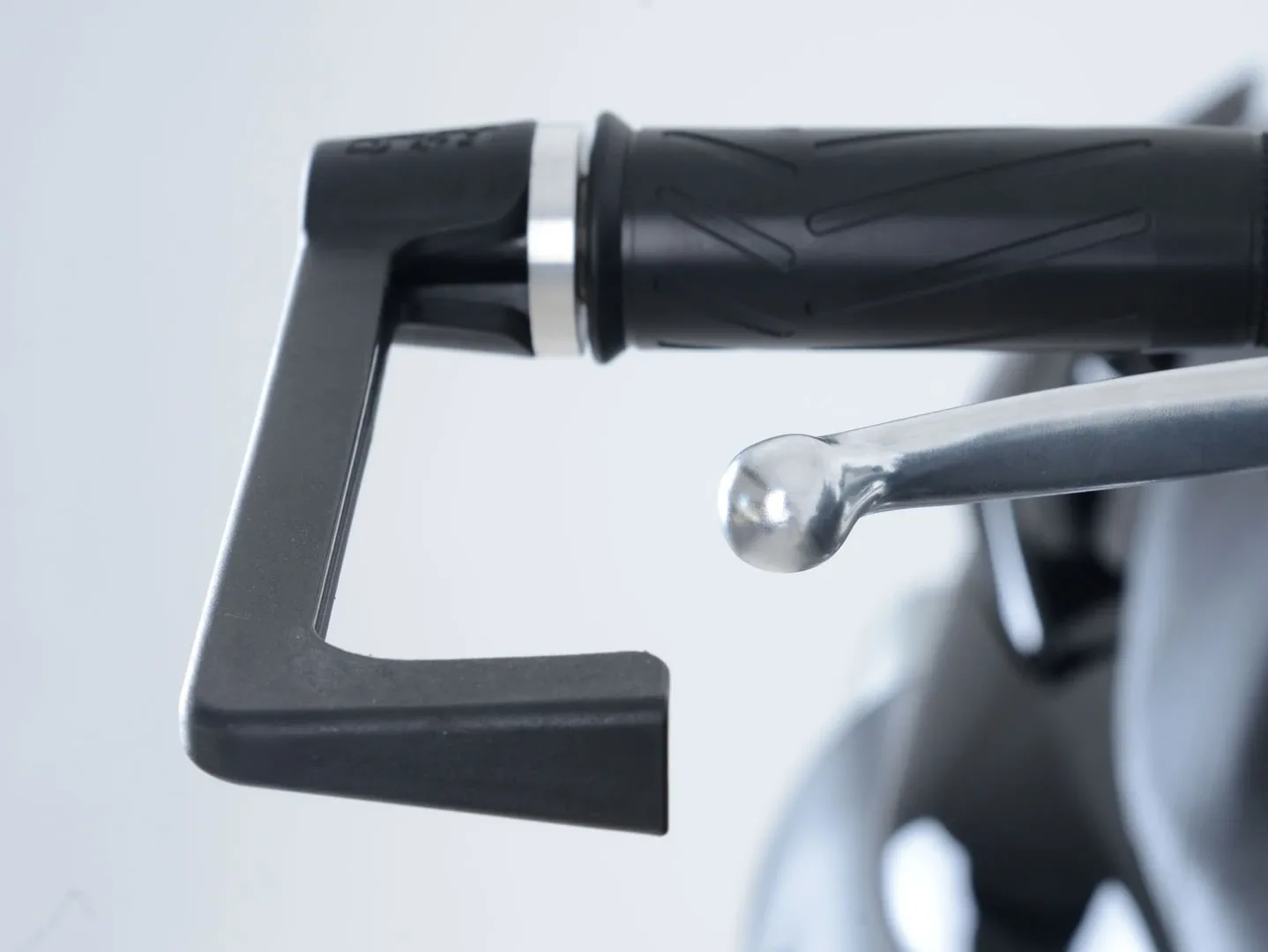 R&G Предпазител за спирачен лост Moulded за Yamaha TMAX 530 (2017), TMAX 560 (2020–2021)
