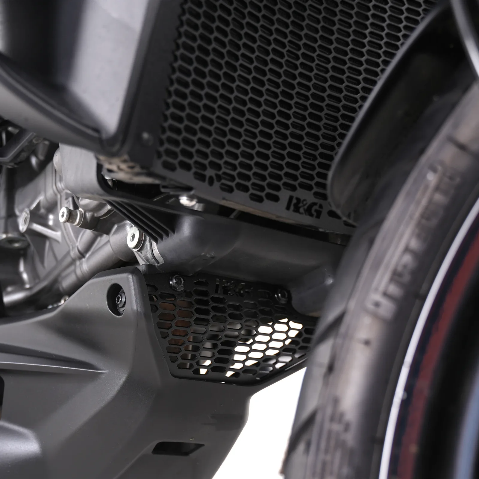 R&G Предпазна решетка за колектори PRO за Ducati Multistrada V2 (2025+)