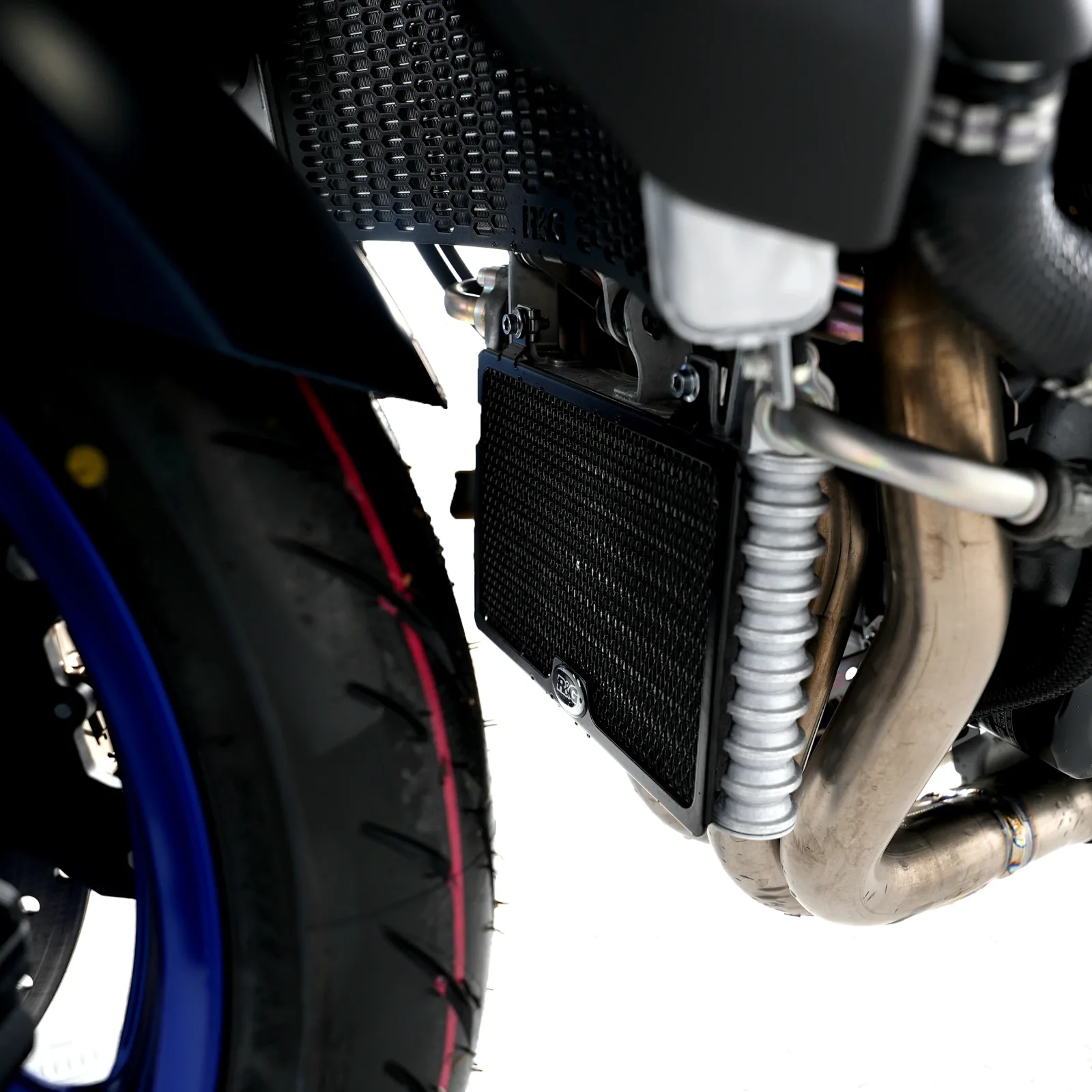 R&G Предпазна решетка за маслен радиатор PRO за Yamaha MT-10 (2023+), MT-10 SP (2023+)