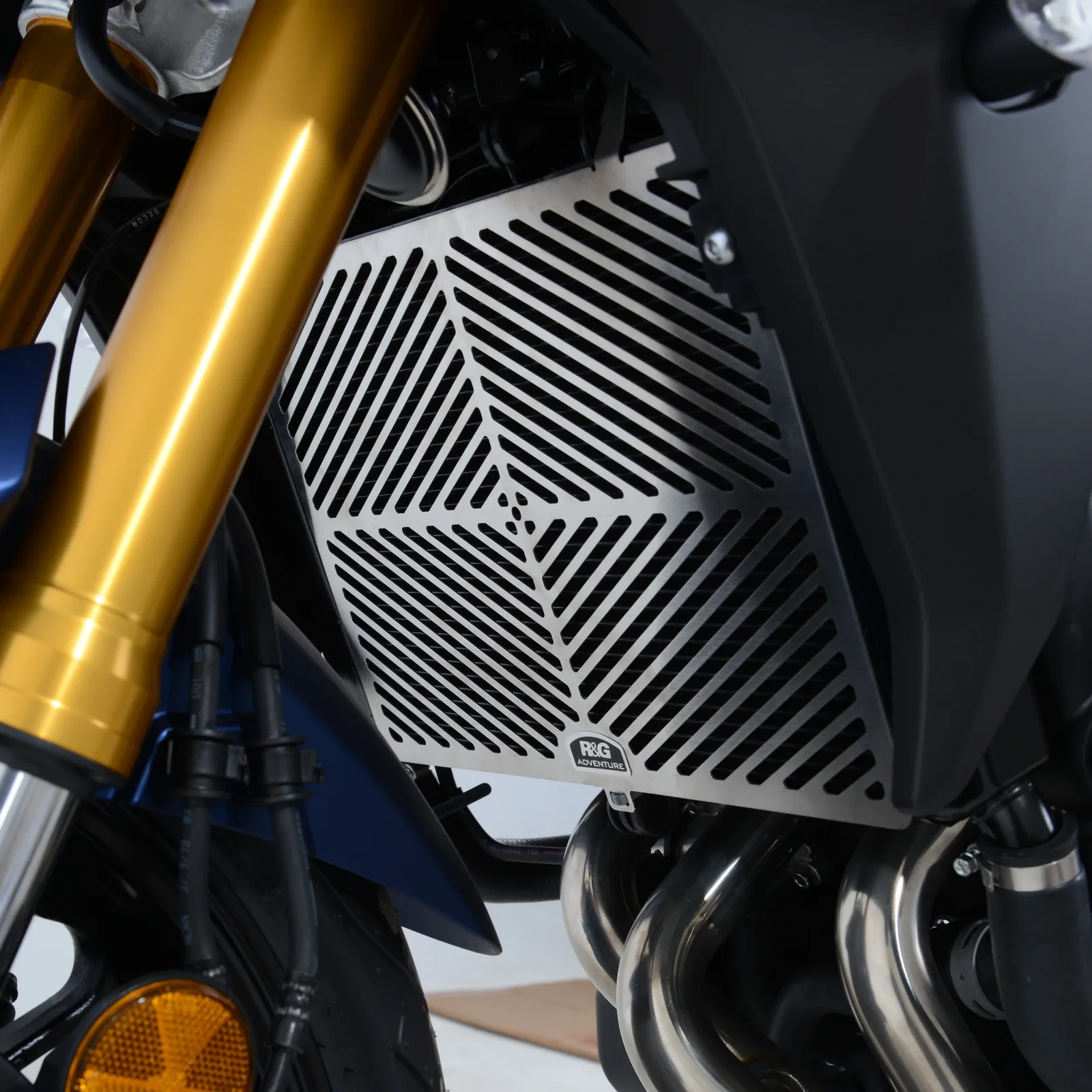 R&G Предпазна решетка за радиатор от неръждаема стомана за Yamaha MT-09 (2017–2020), MT-09 SP (2018–2020), Tracer 900 GT (2018–2020)