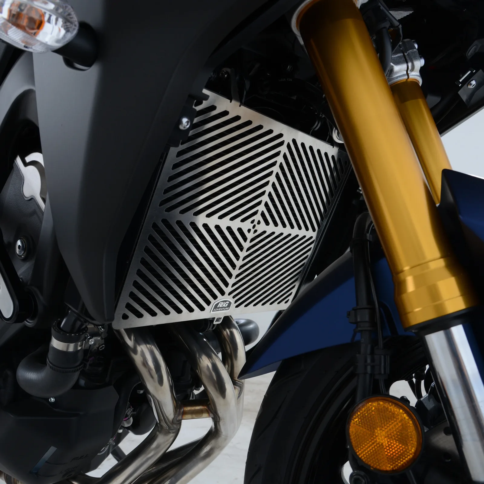 R&G Предпазна решетка за радиатор от неръждаема стомана за Yamaha MT-09 (2017–2020), MT-09 SP (2018–2020), Tracer 900 GT (2018–2020)