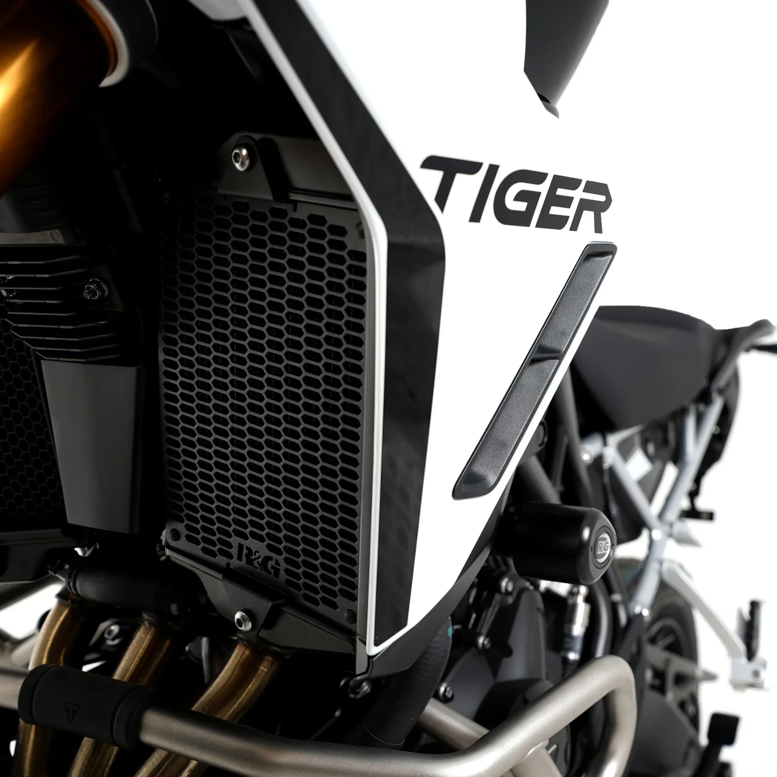 R&G Предпазна решетка за радиатор PRO (чифт) за Triumph Tiger 900 GT (2024+), Tiger 900 Rally (2024+)