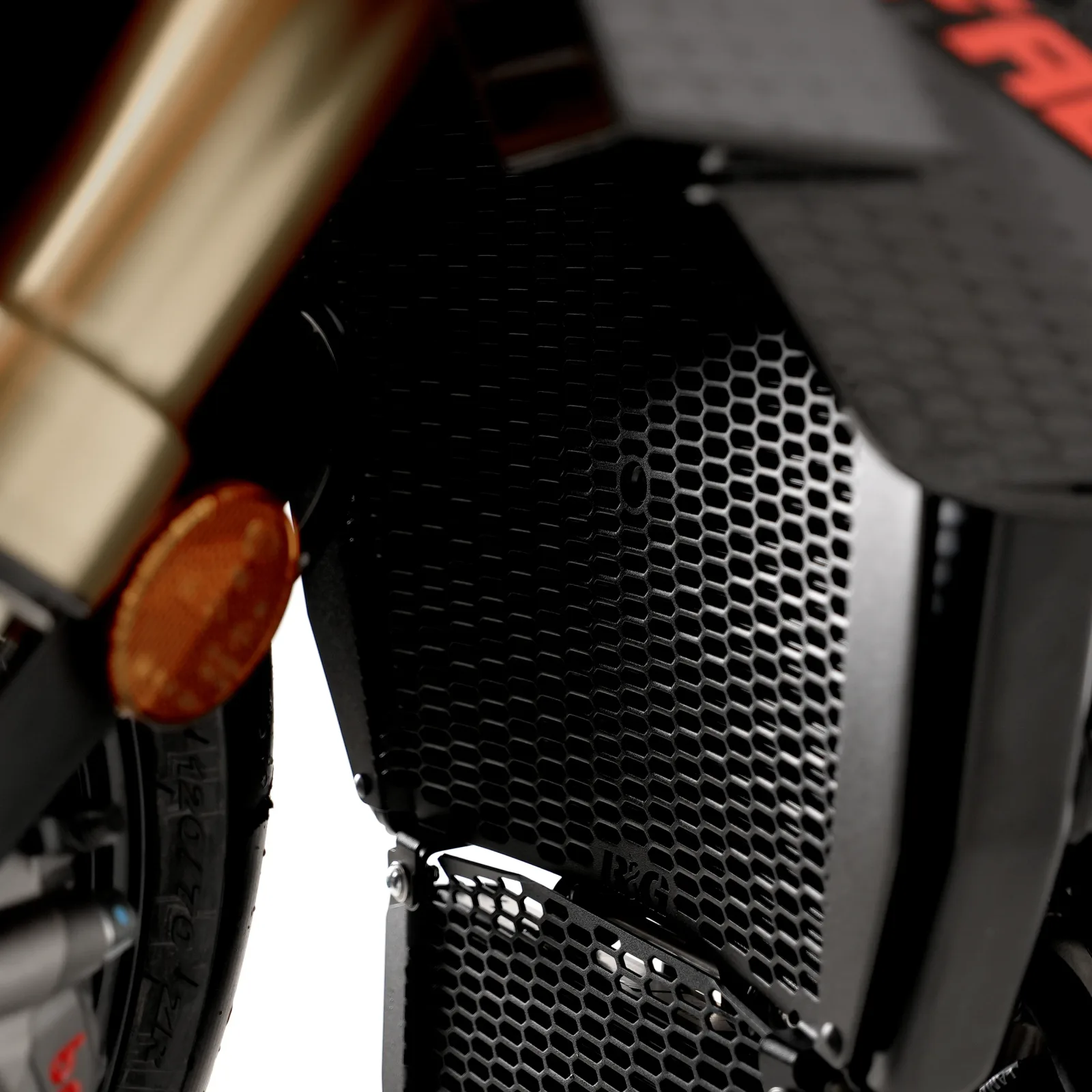 R&G Предпазна решетка за радиатор PRO за Aprilia Tuono V4 1100 RR (2025+), Tuono V4 1100 Factory (2025+)