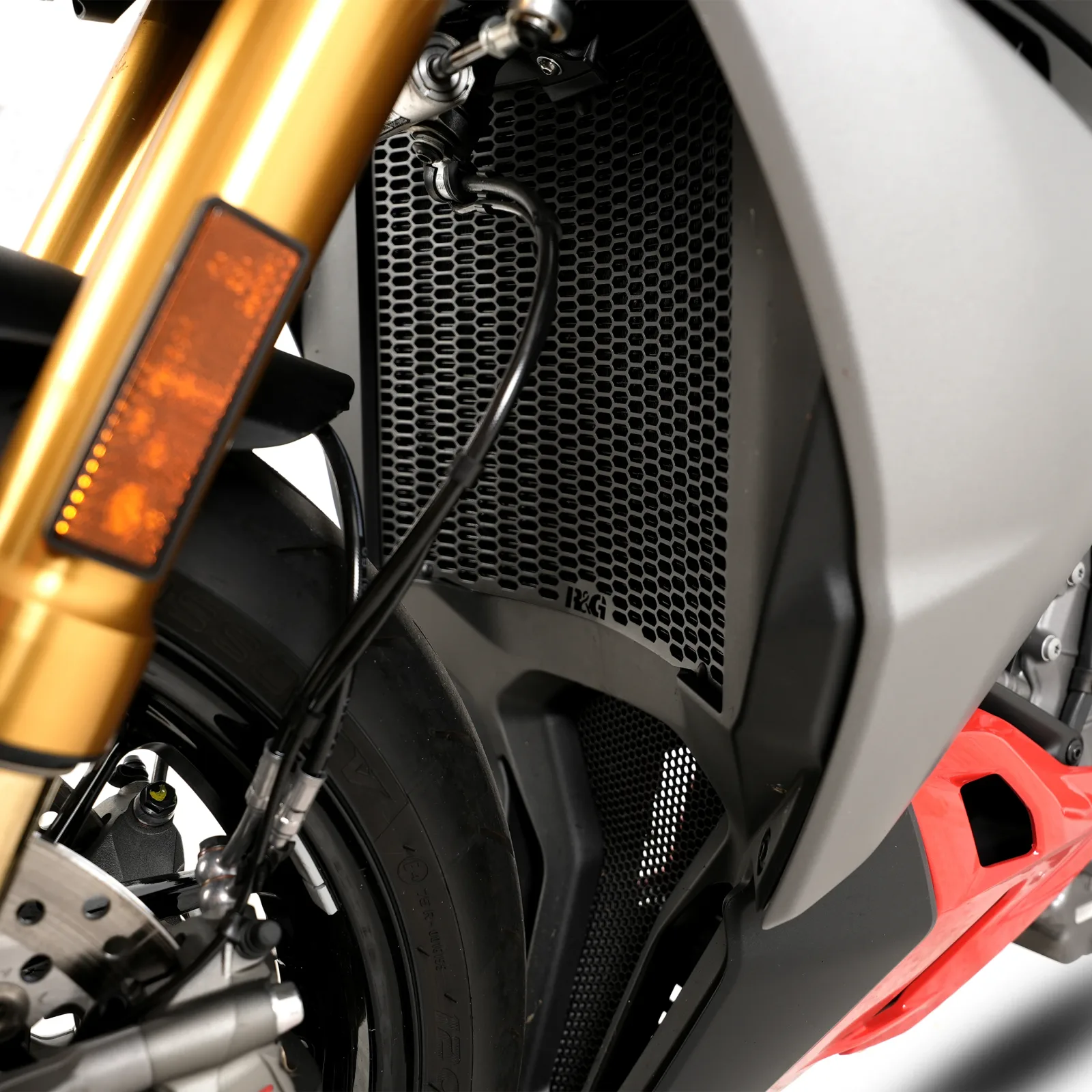 R&G Предпазна решетка за радиатор PRO за Ducati Streetfighter V2 (2025+), Streetfighter V2 S (2025+)